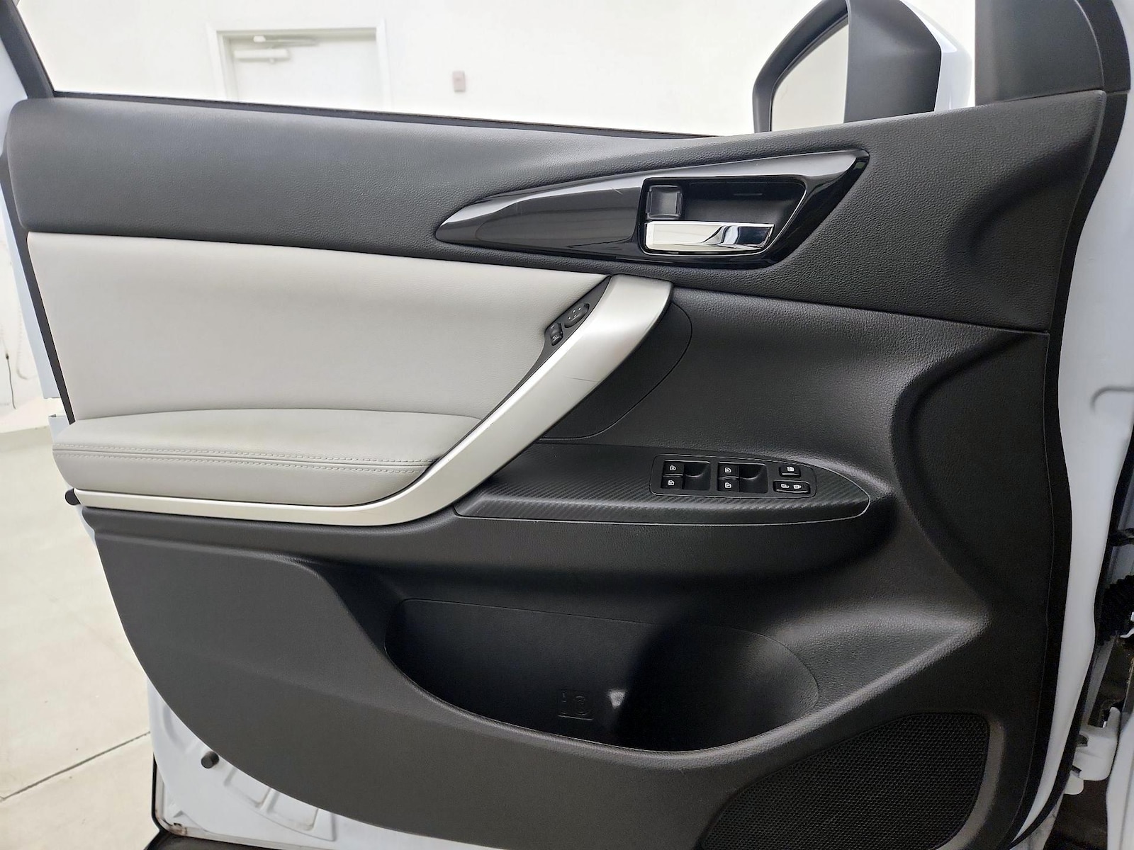 2022 Mitsubishi Eclipse Cross SEL - Photo 13