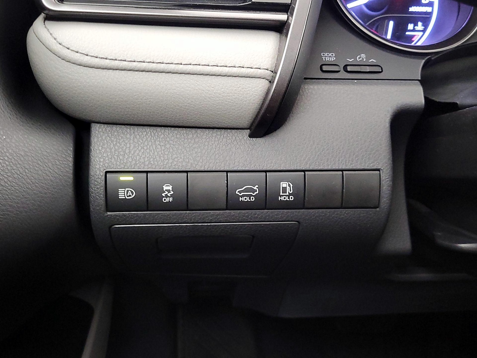 2022 Toyota Camry SE - Photo 14