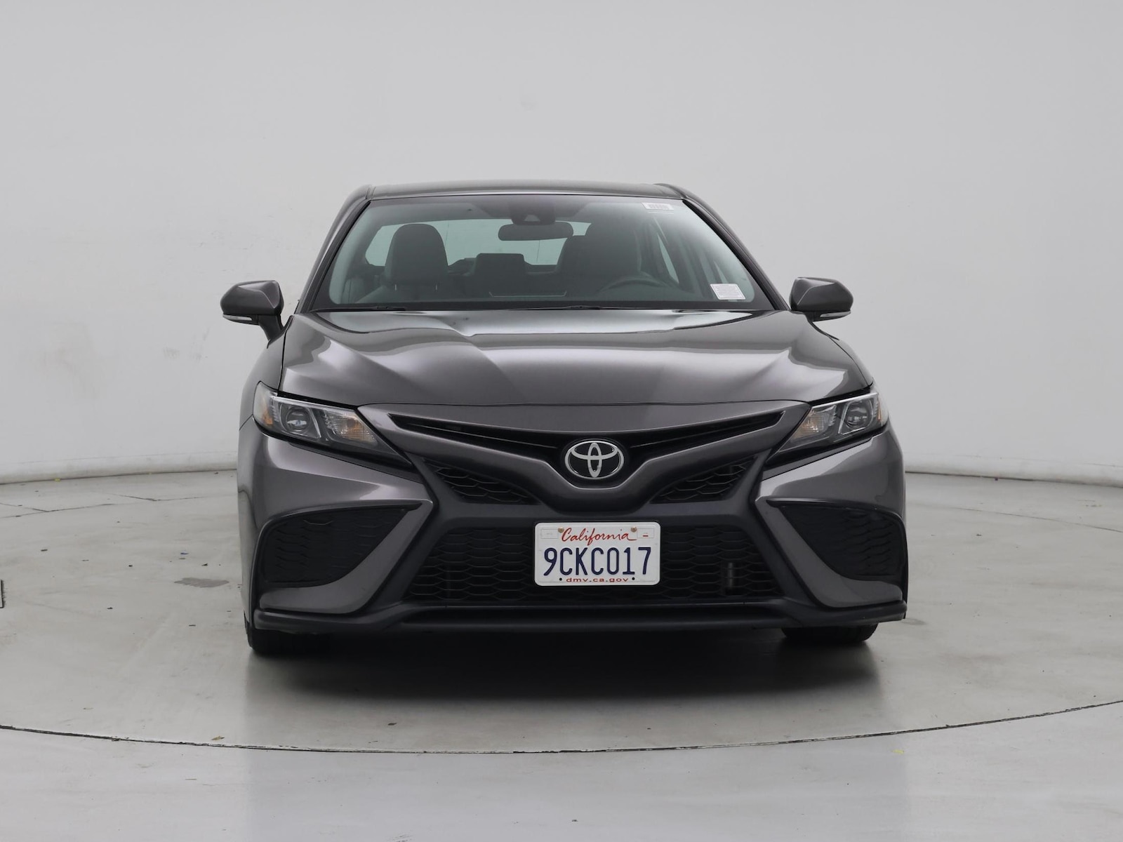 2022 Toyota Camry SE - Photo 6
