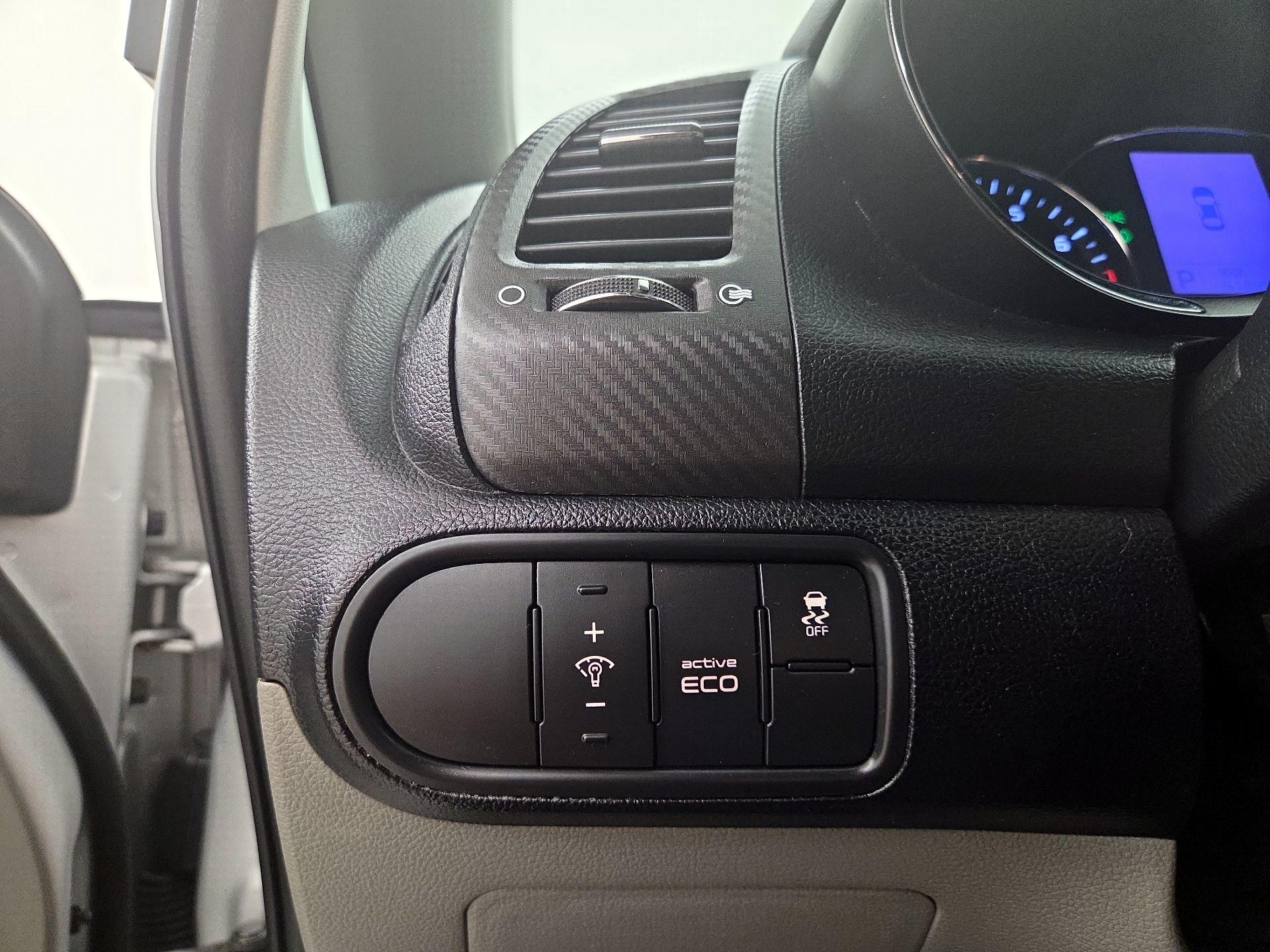 Thumbnail: 2015 Kia Forte - 13
