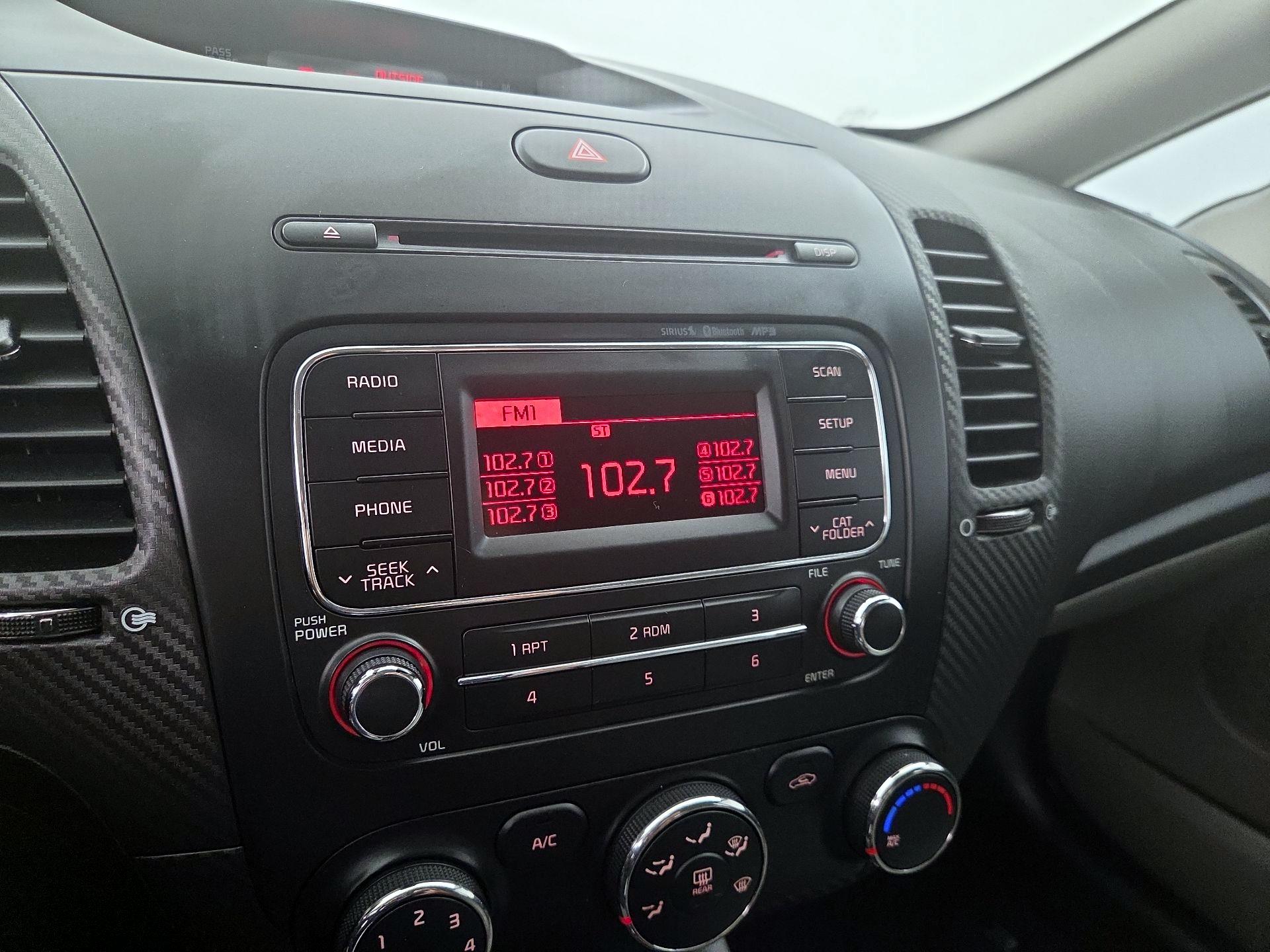 Thumbnail: 2015 Kia Forte - 14
