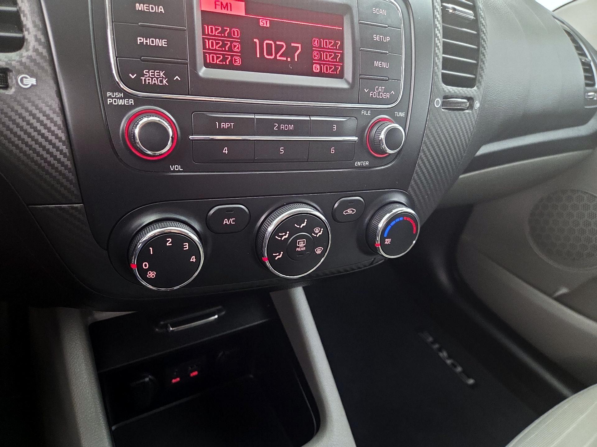Thumbnail: 2015 Kia Forte - 15