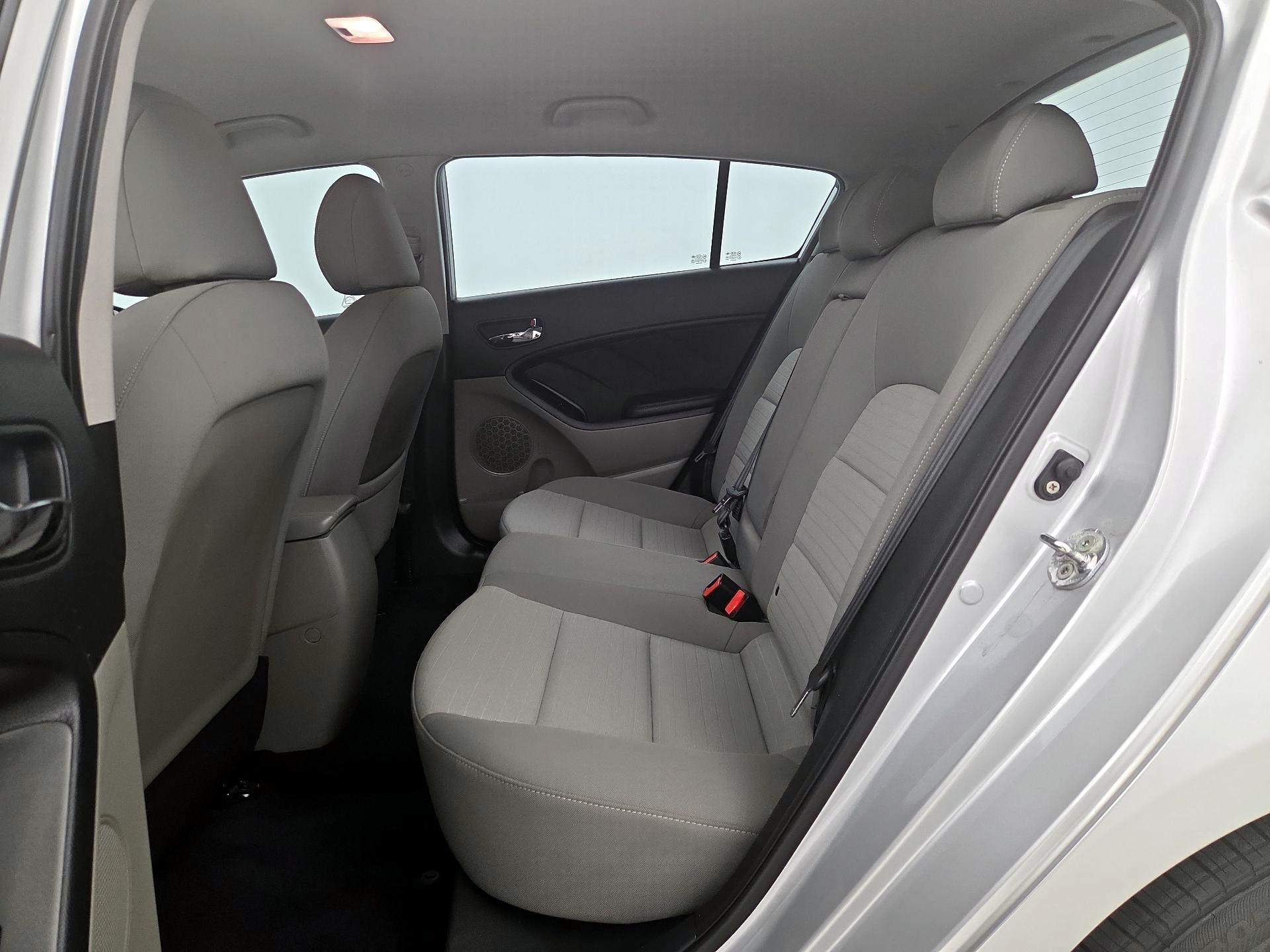 Thumbnail: 2015 Kia Forte - 18