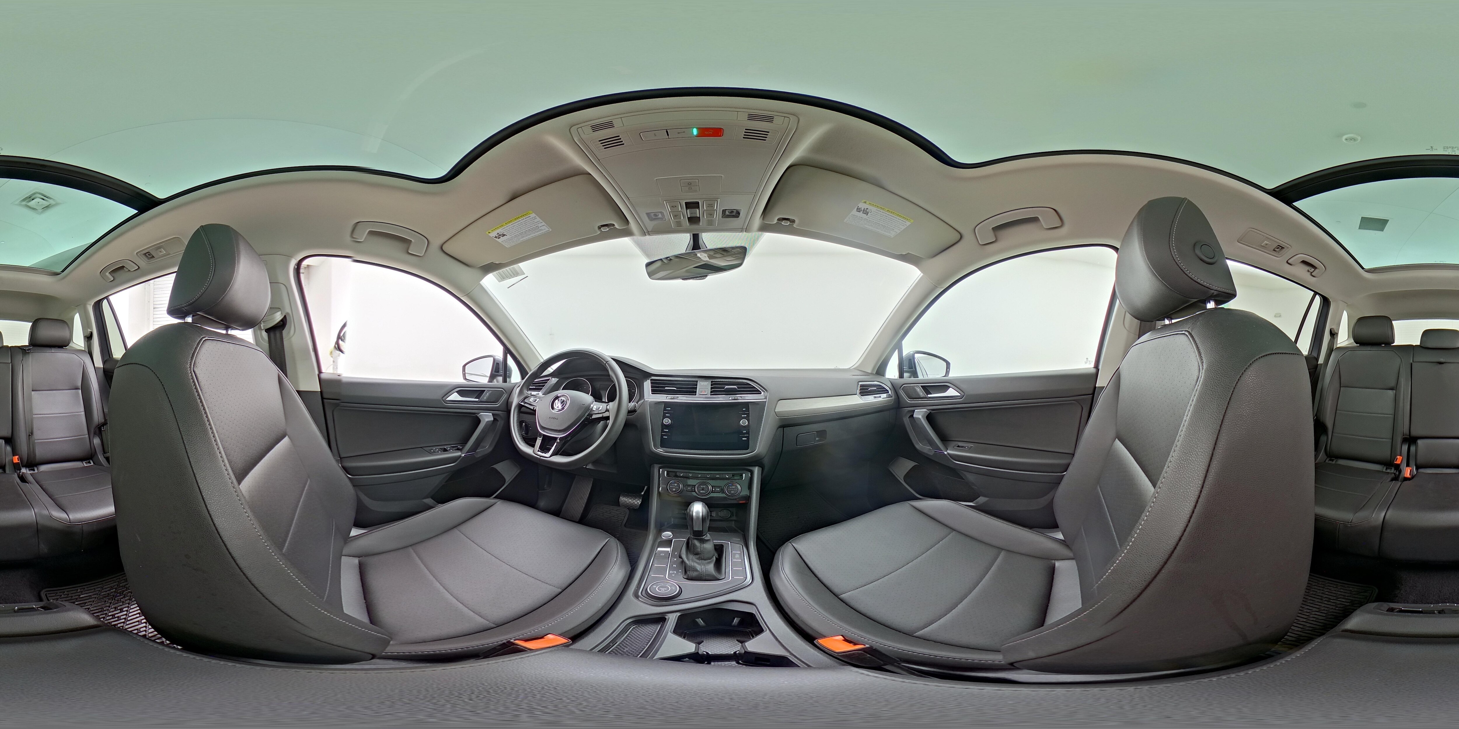 2020 Volkswagen Tiguan SE - Photo 25