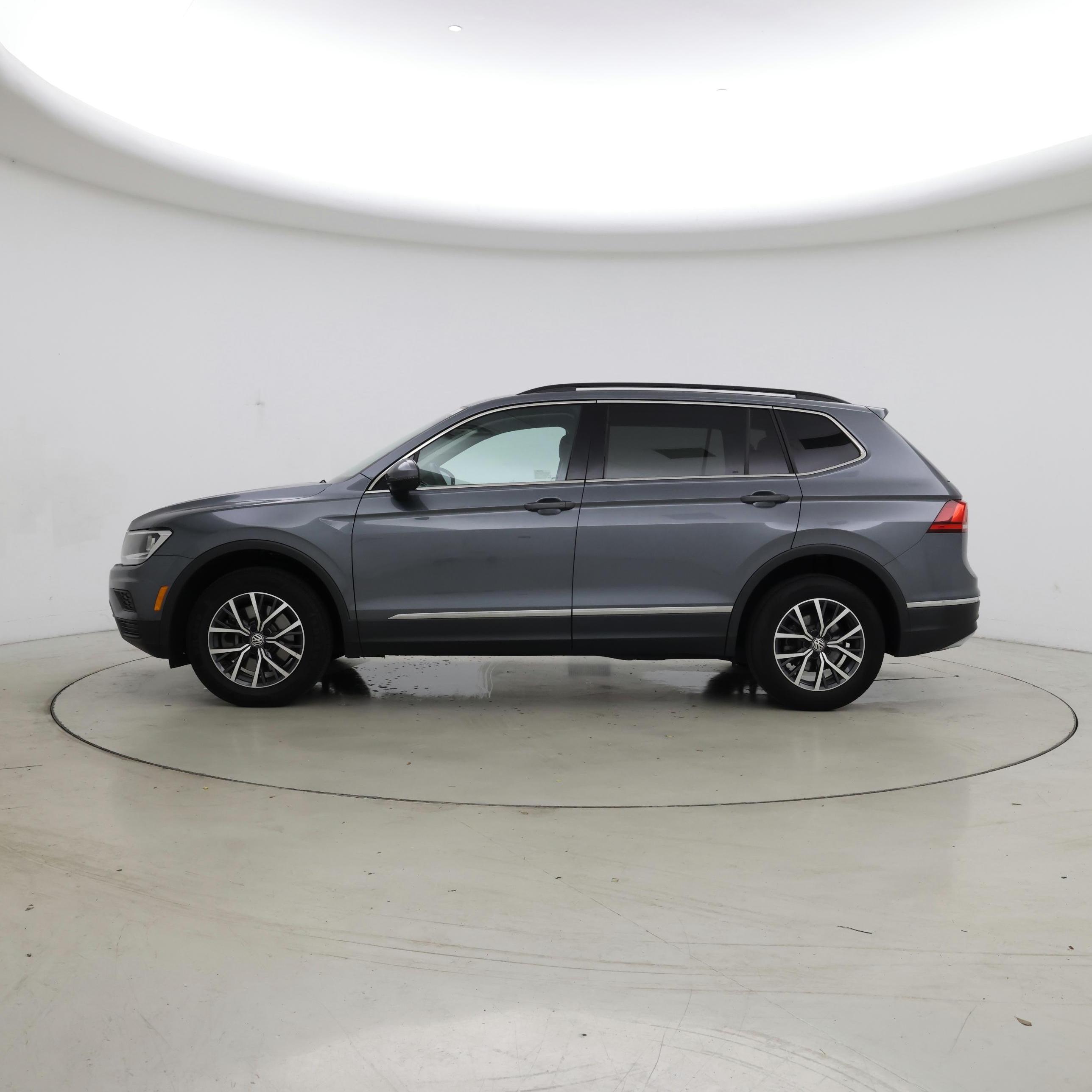 Thumbnail: 2020 Volkswagen Tiguan - 3