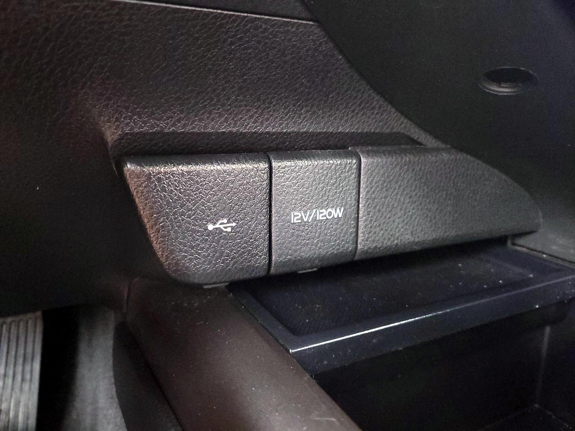 Thumbnail: 2021 Toyota Camry - 18