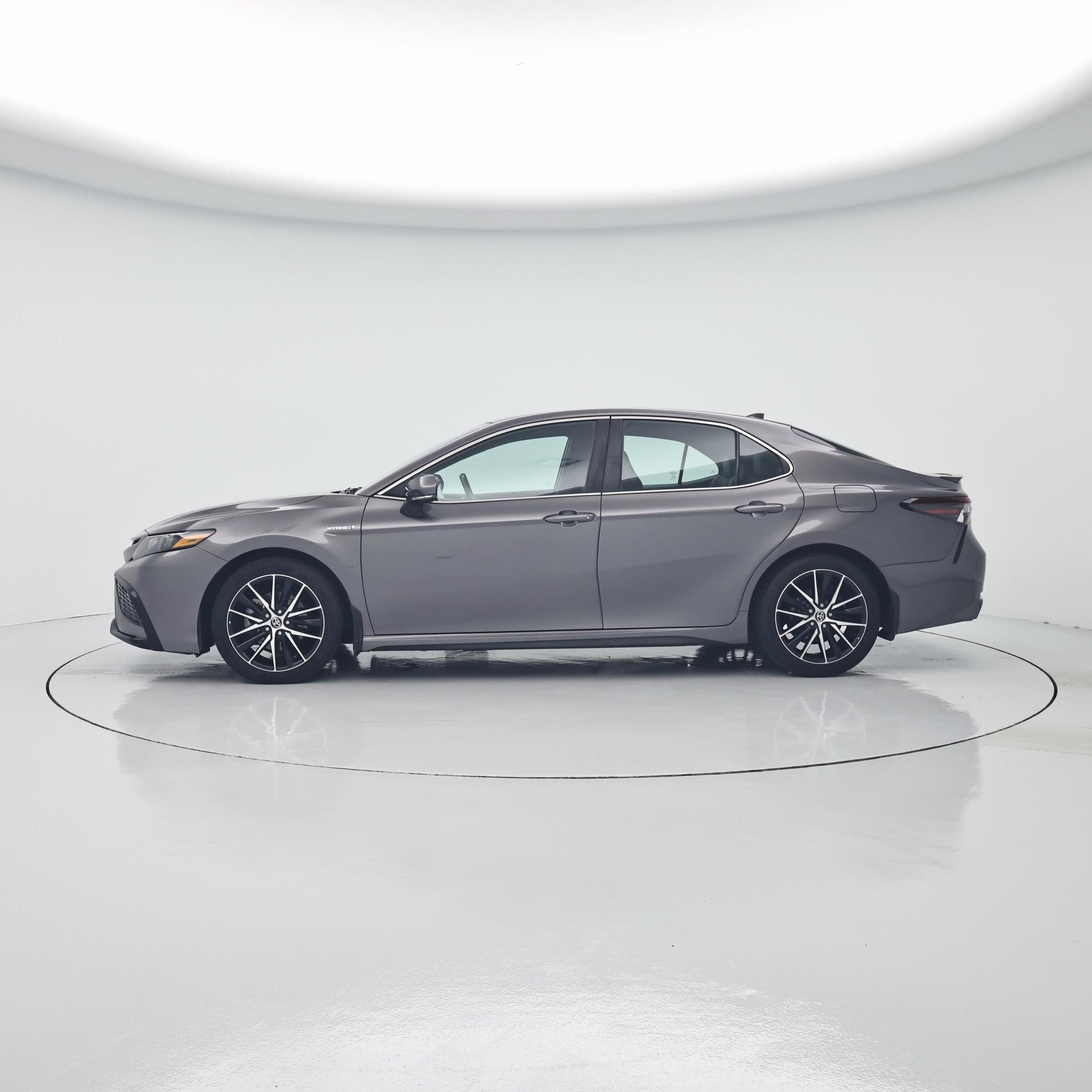 Thumbnail: 2021 Toyota Camry - 3
