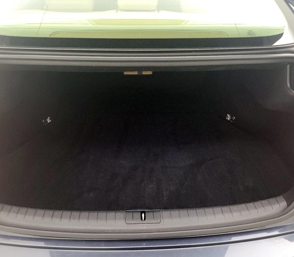 Trunk/Cargo (Seats Up)