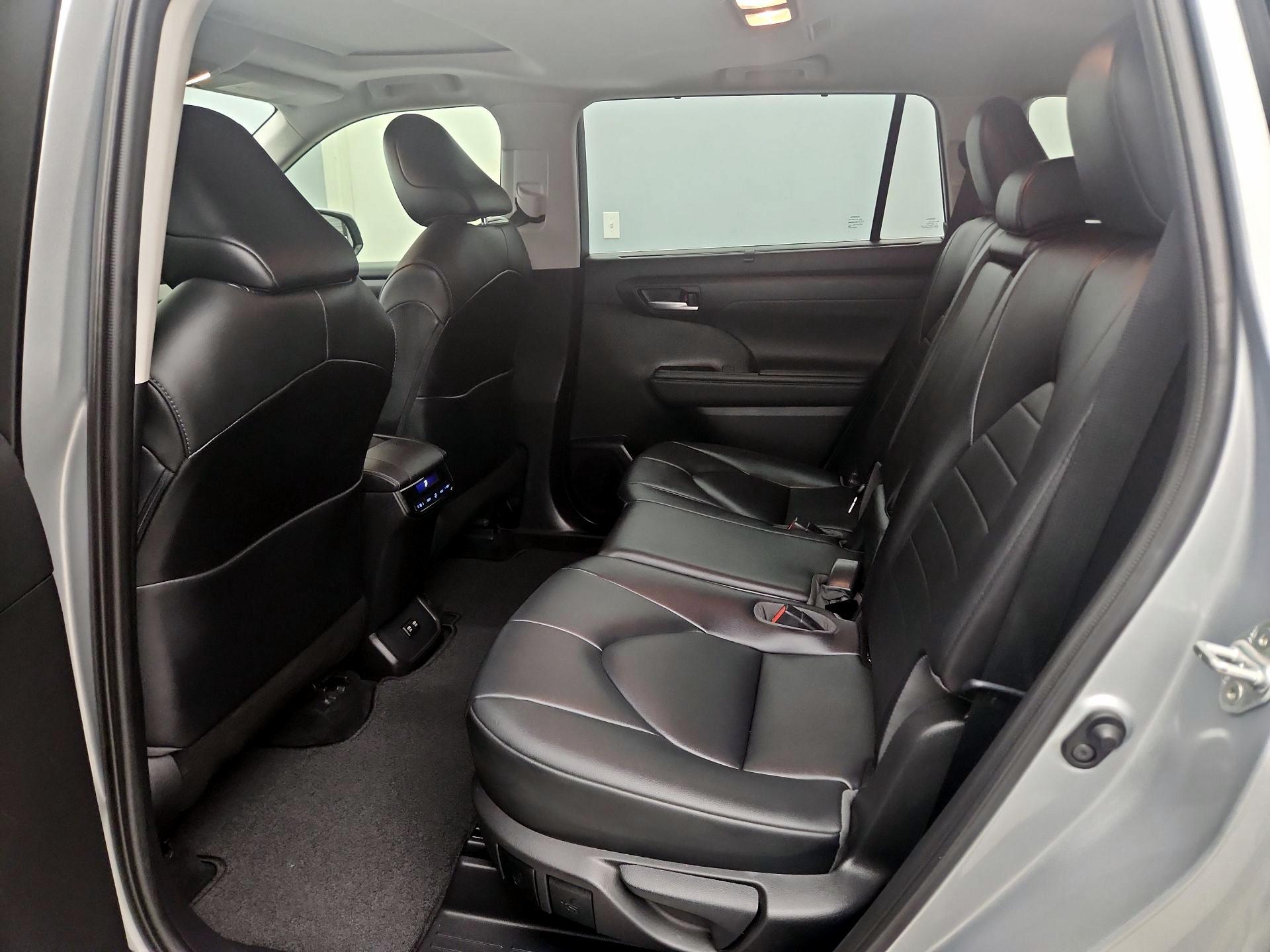 Thumbnail: 2020 Toyota Highlander - 20