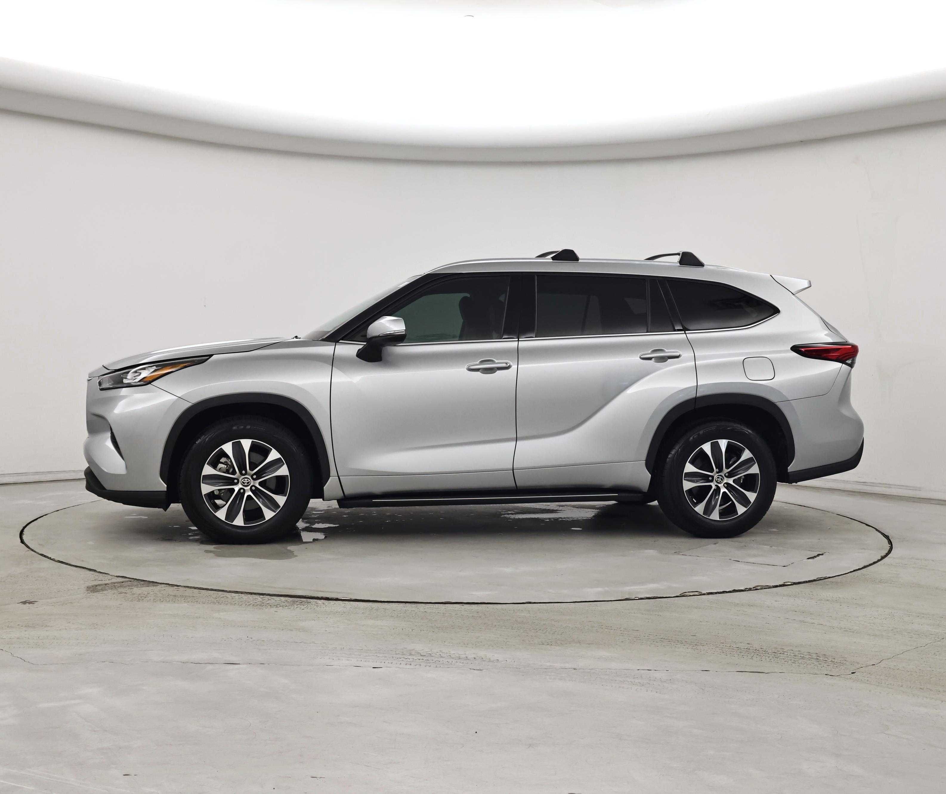 Thumbnail: 2020 Toyota Highlander - 3