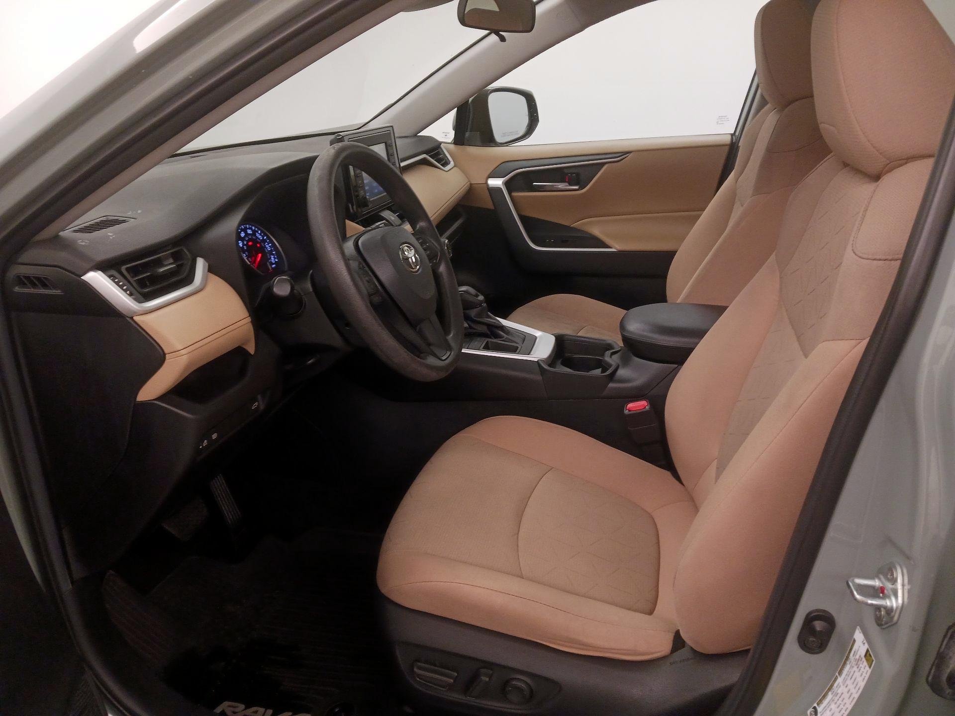 Thumbnail: 2021 Toyota RAV4 - 11