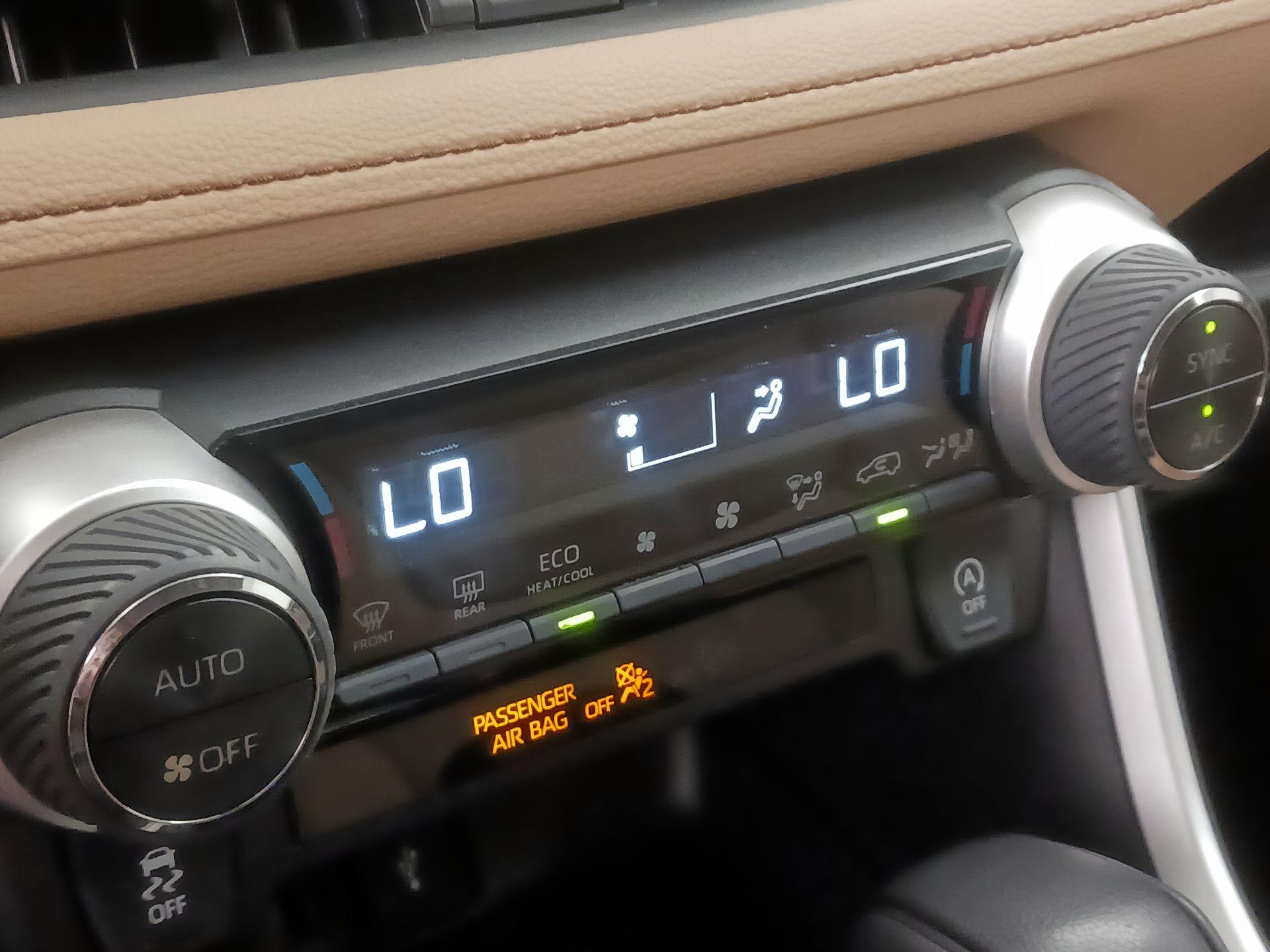 Thumbnail: 2021 Toyota RAV4 - 16