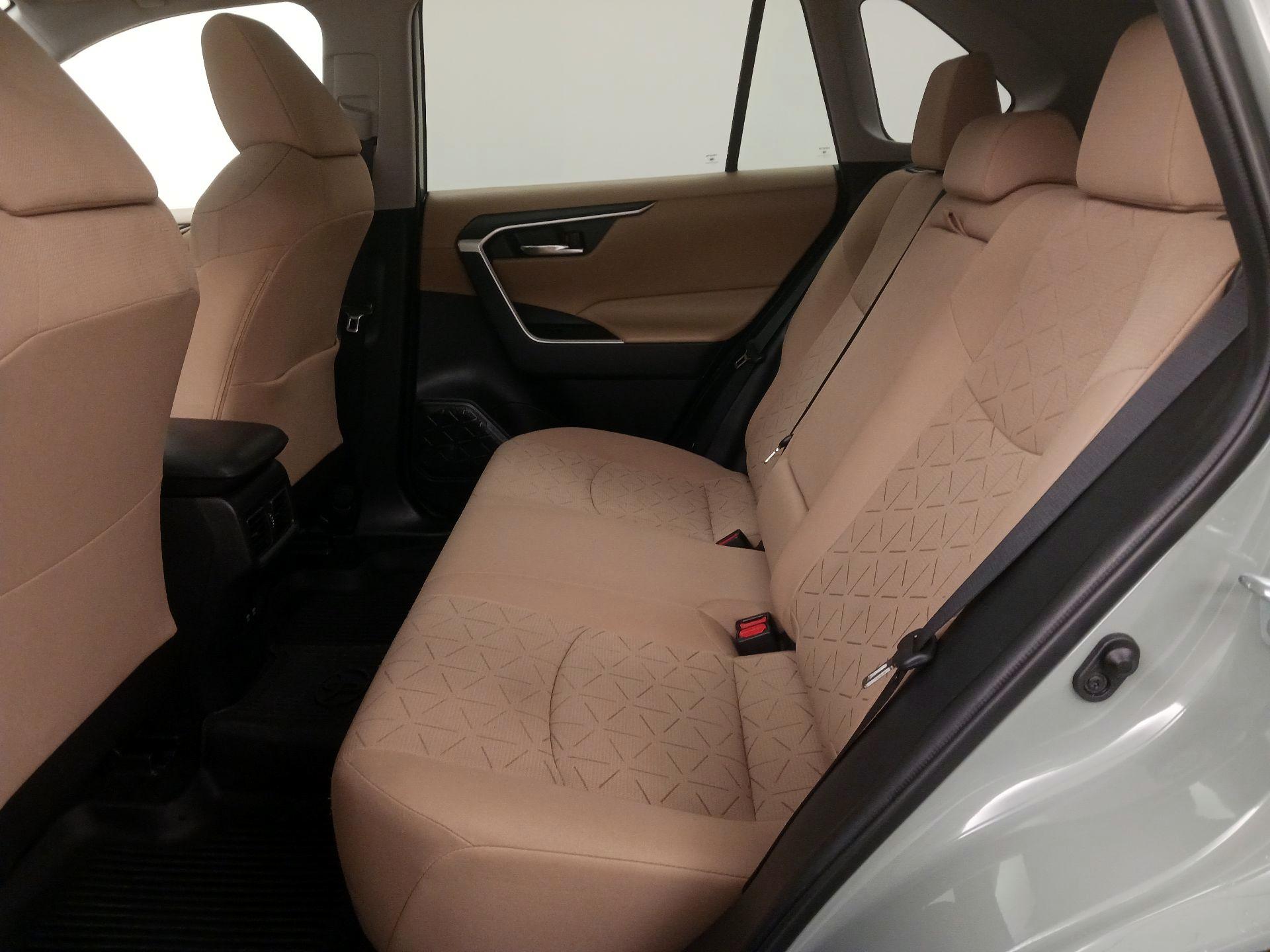 Thumbnail: 2021 Toyota RAV4 - 20