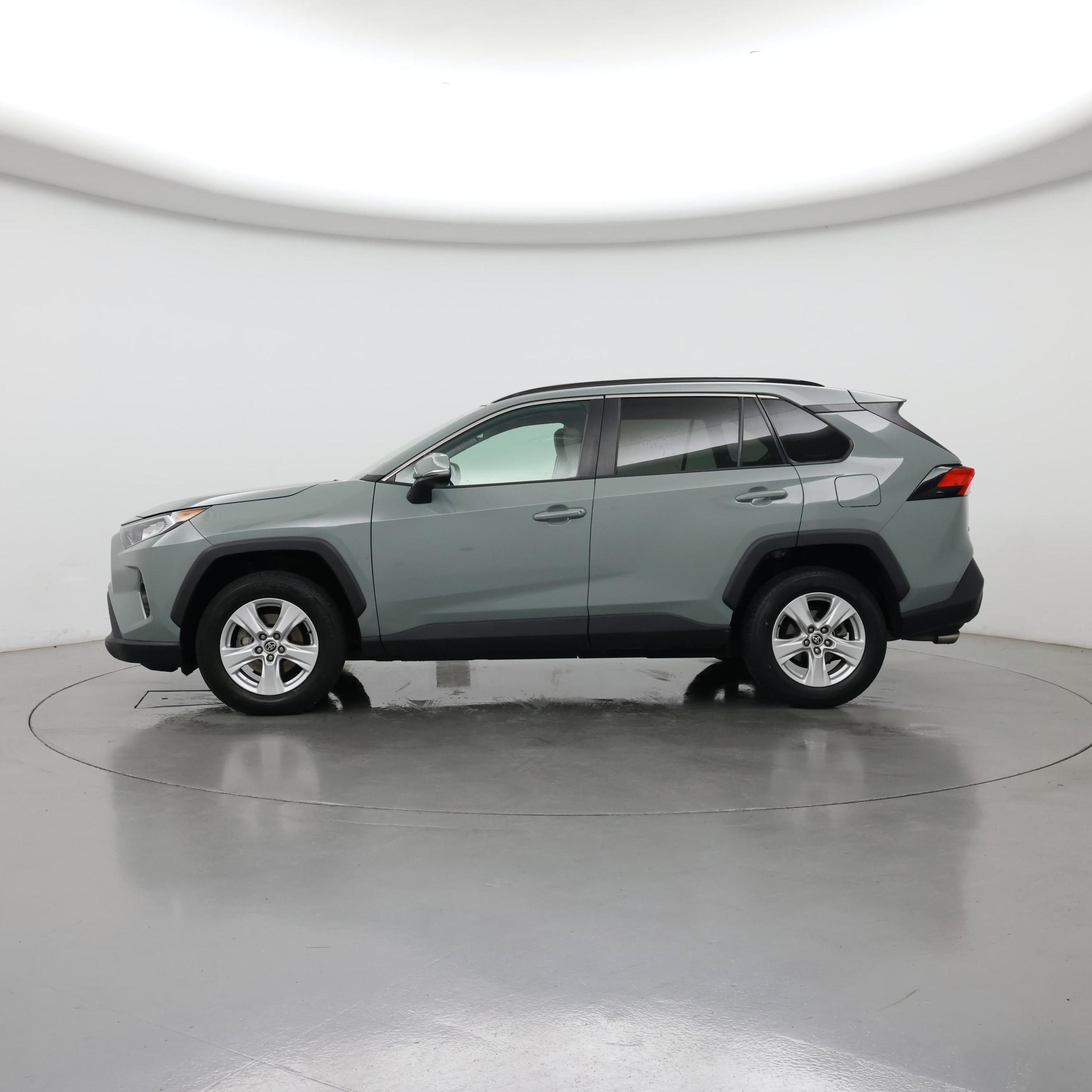 Thumbnail: 2021 Toyota RAV4 - 3