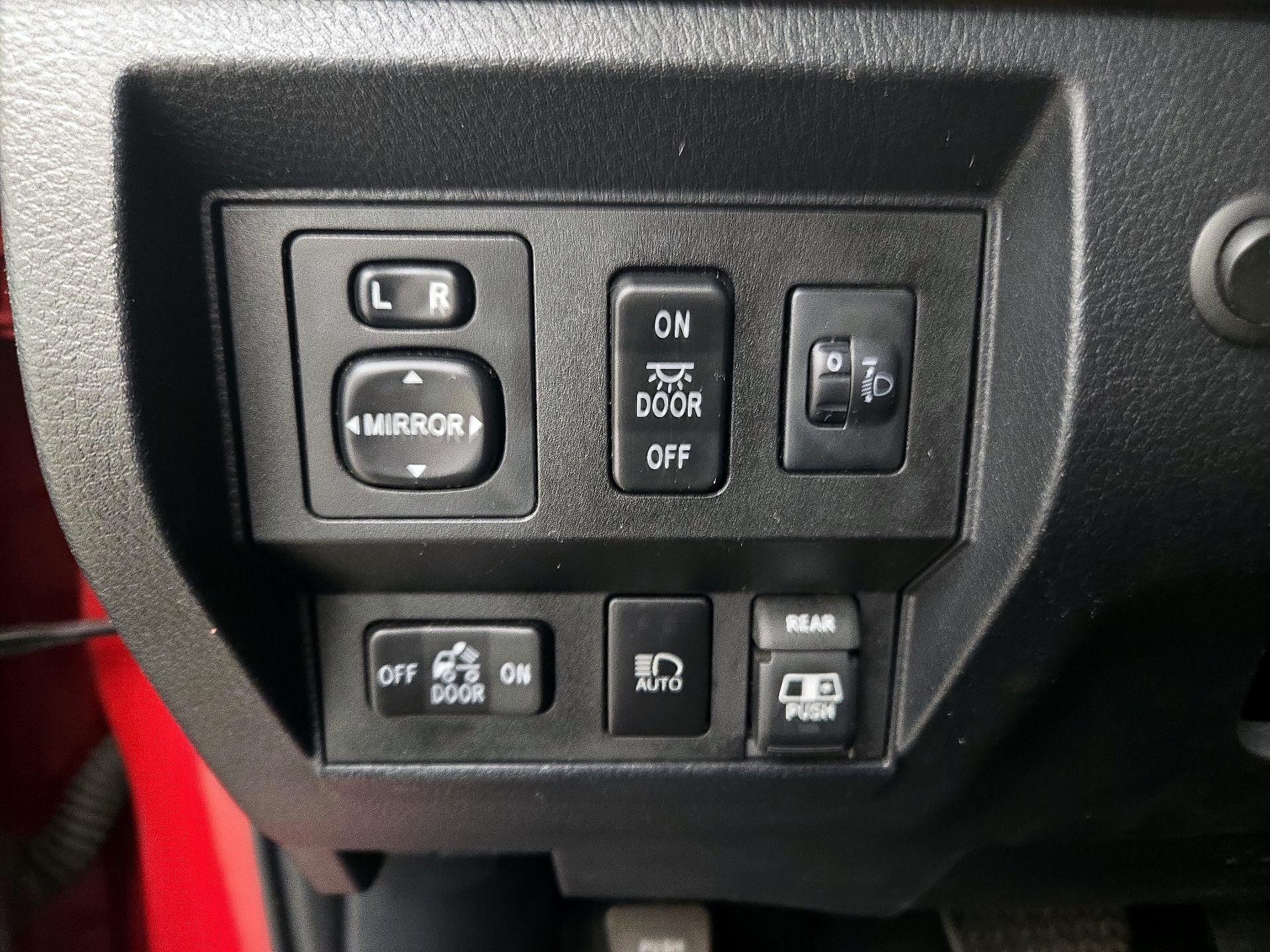 Thumbnail: 2018 Toyota Tundra - 13