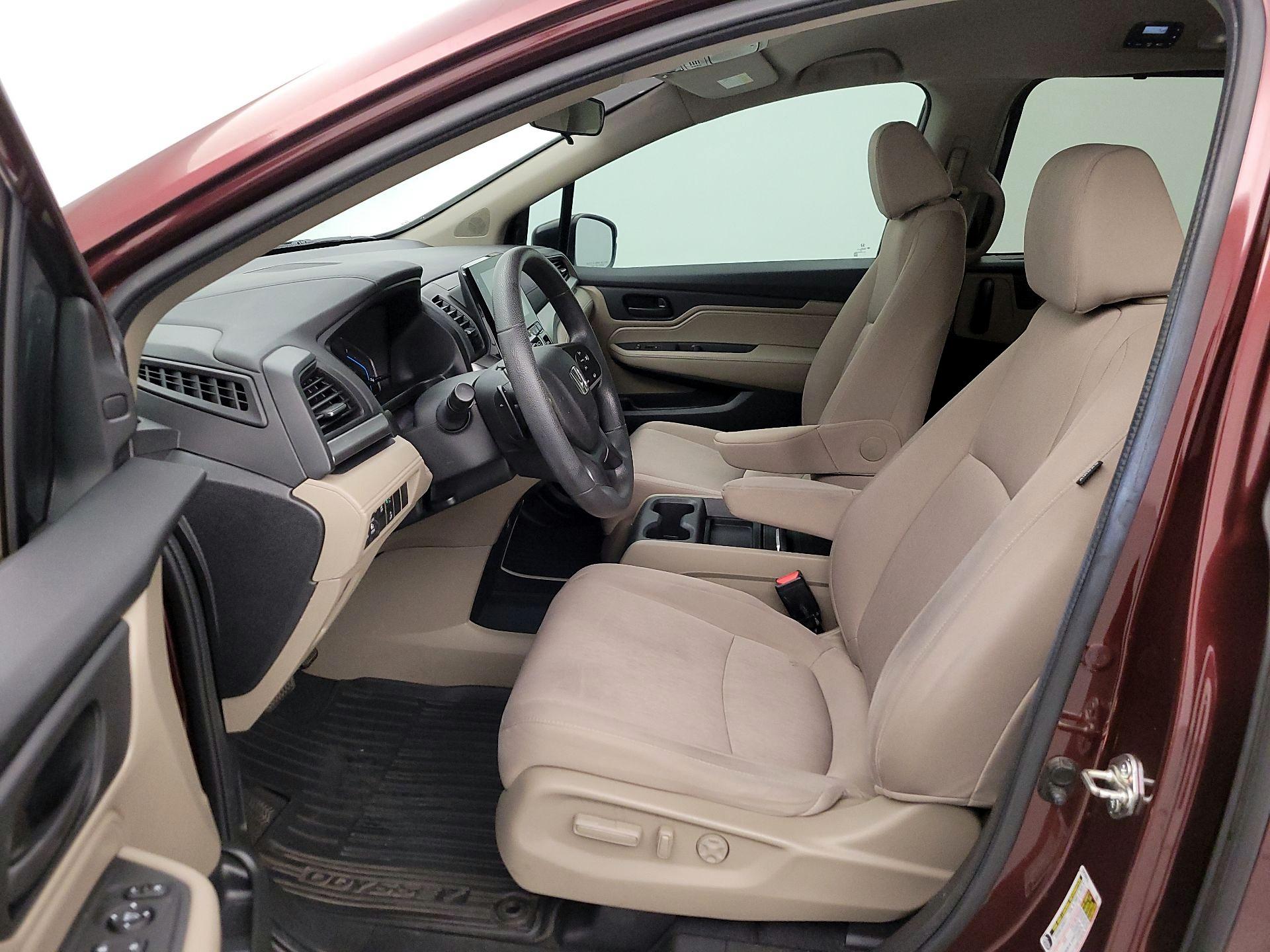 Thumbnail: 2018 Honda Odyssey - 11