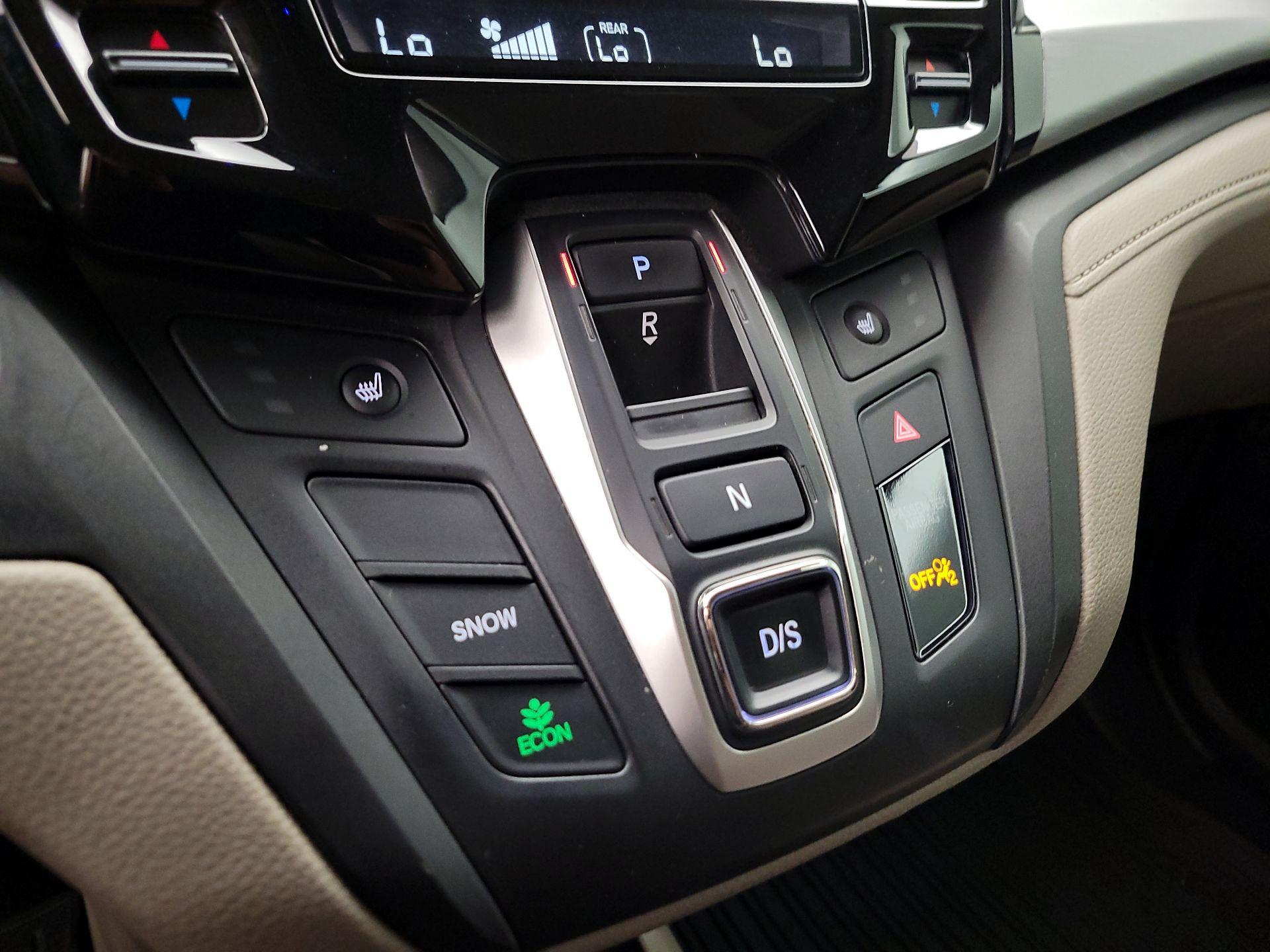 Thumbnail: 2018 Honda Odyssey - 17