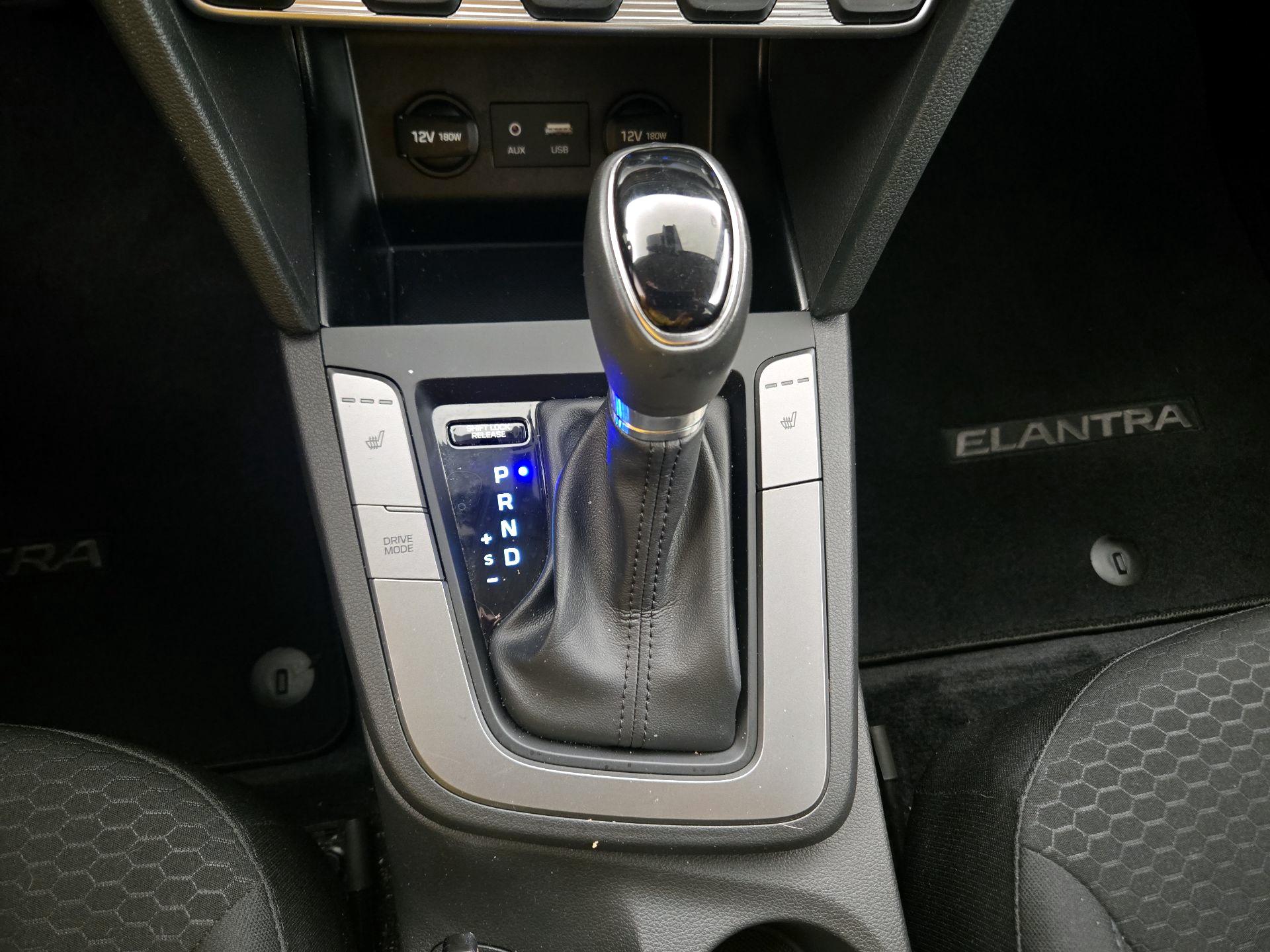 Thumbnail: 2020 Hyundai Elantra - 16