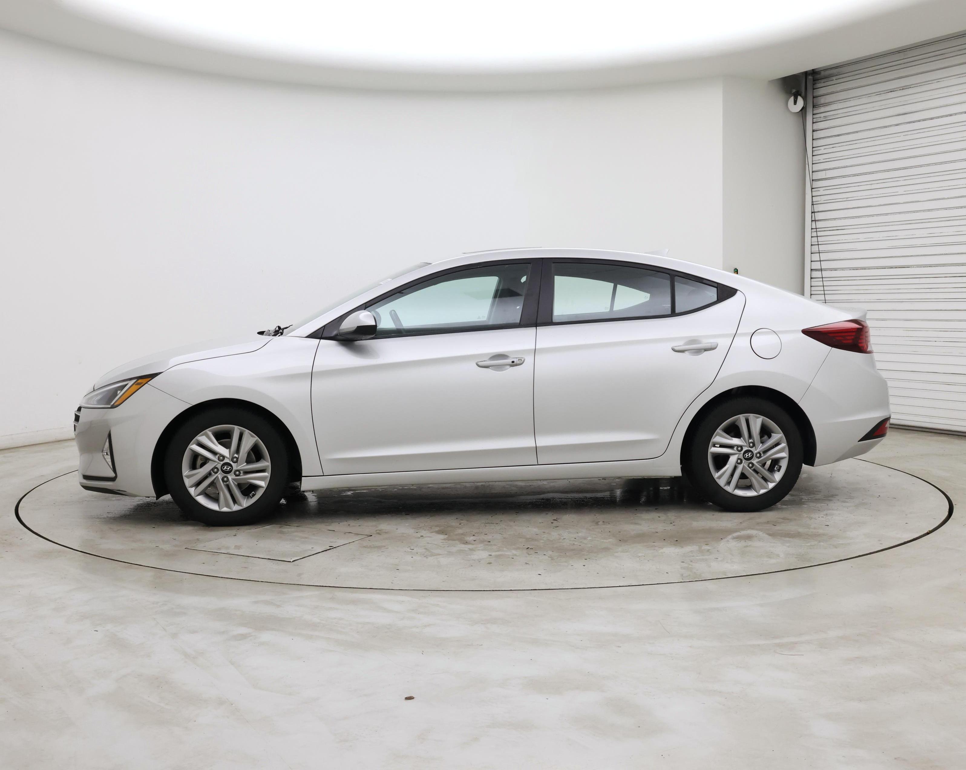 Thumbnail: 2020 Hyundai Elantra - 3