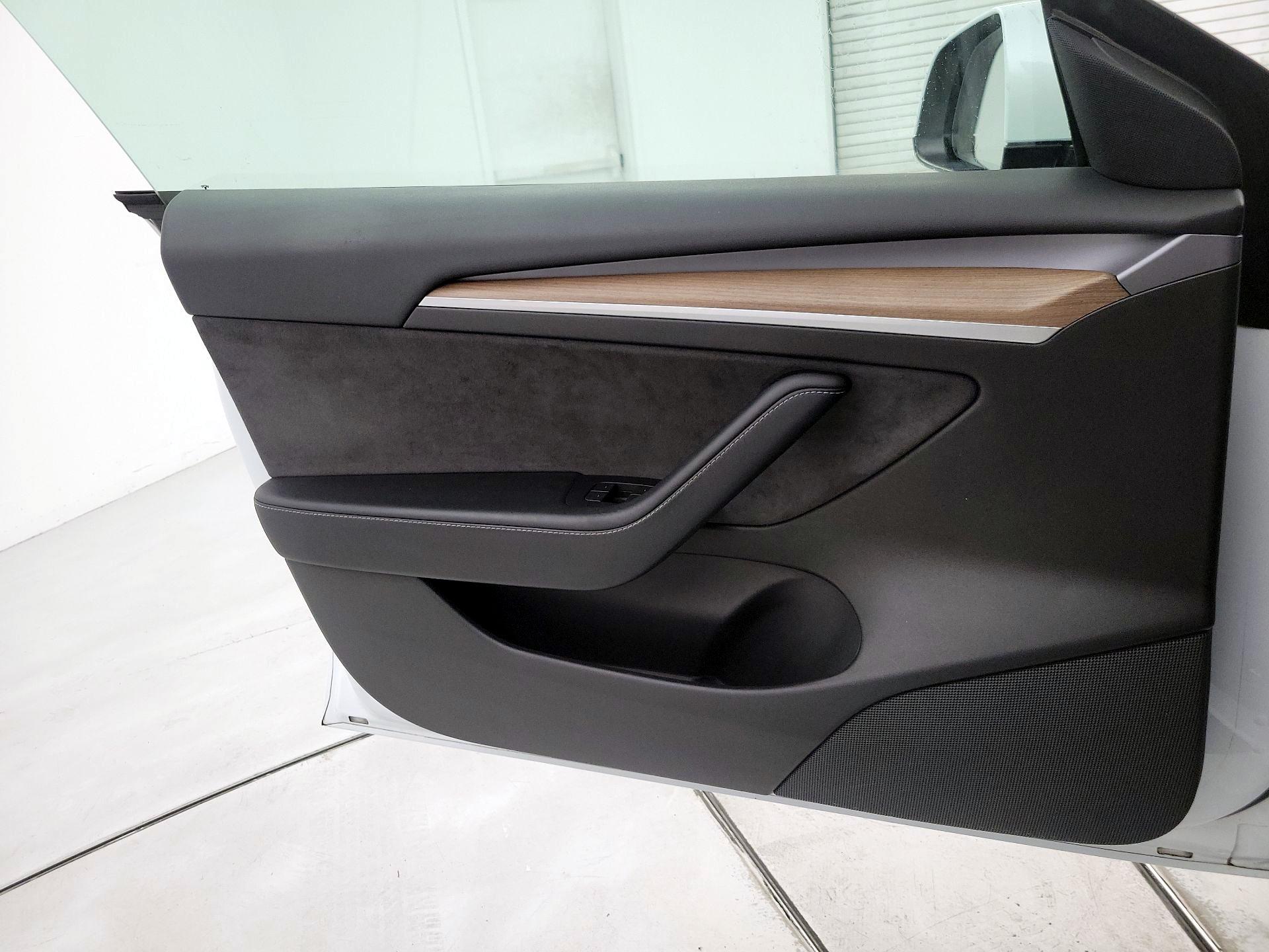 Thumbnail: 2021 Tesla Model 3 - 12