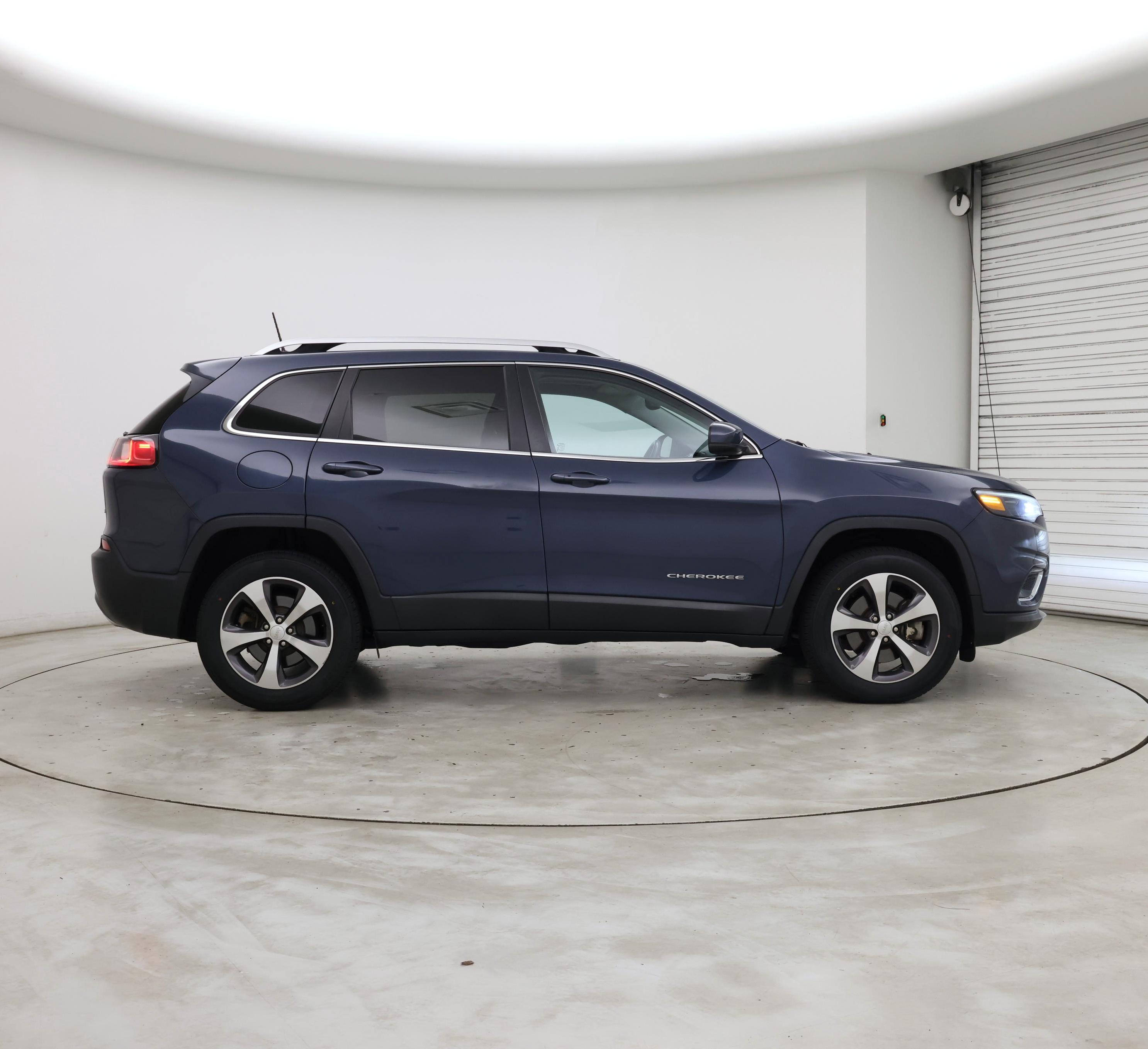 Thumbnail: 2020 Jeep Cherokee - 7