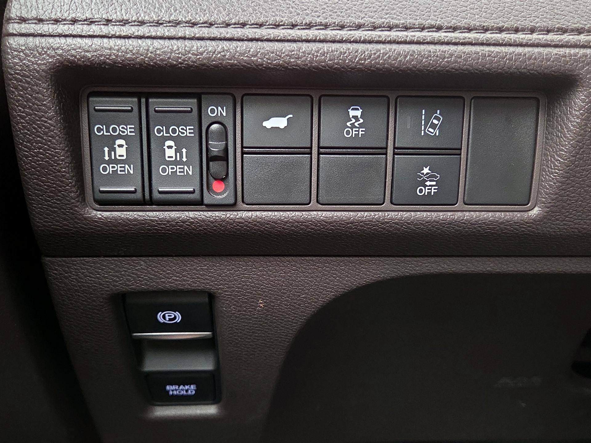 Thumbnail: 2019 Honda Odyssey - 13