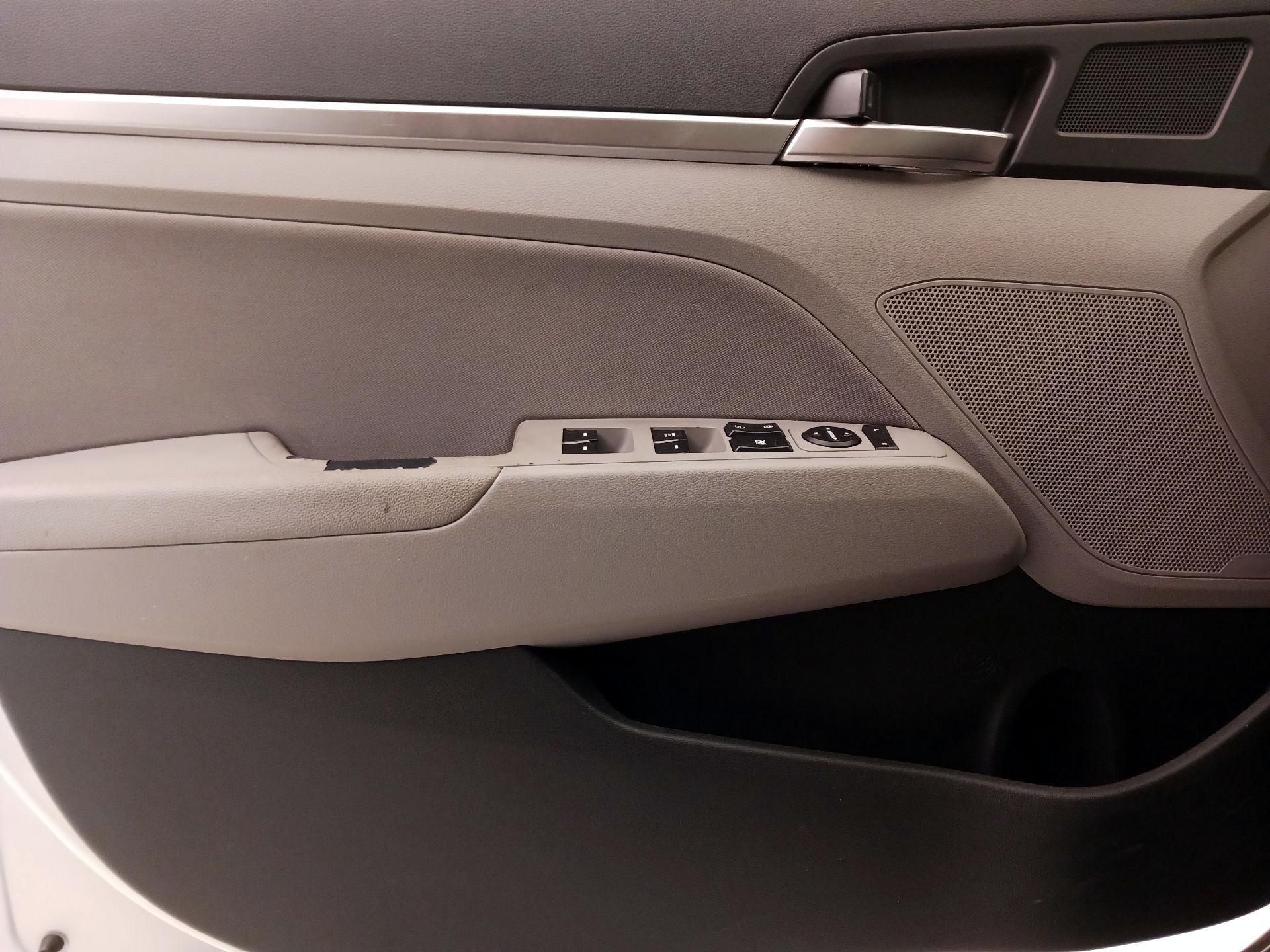 Thumbnail: 2019 Hyundai Elantra - 12