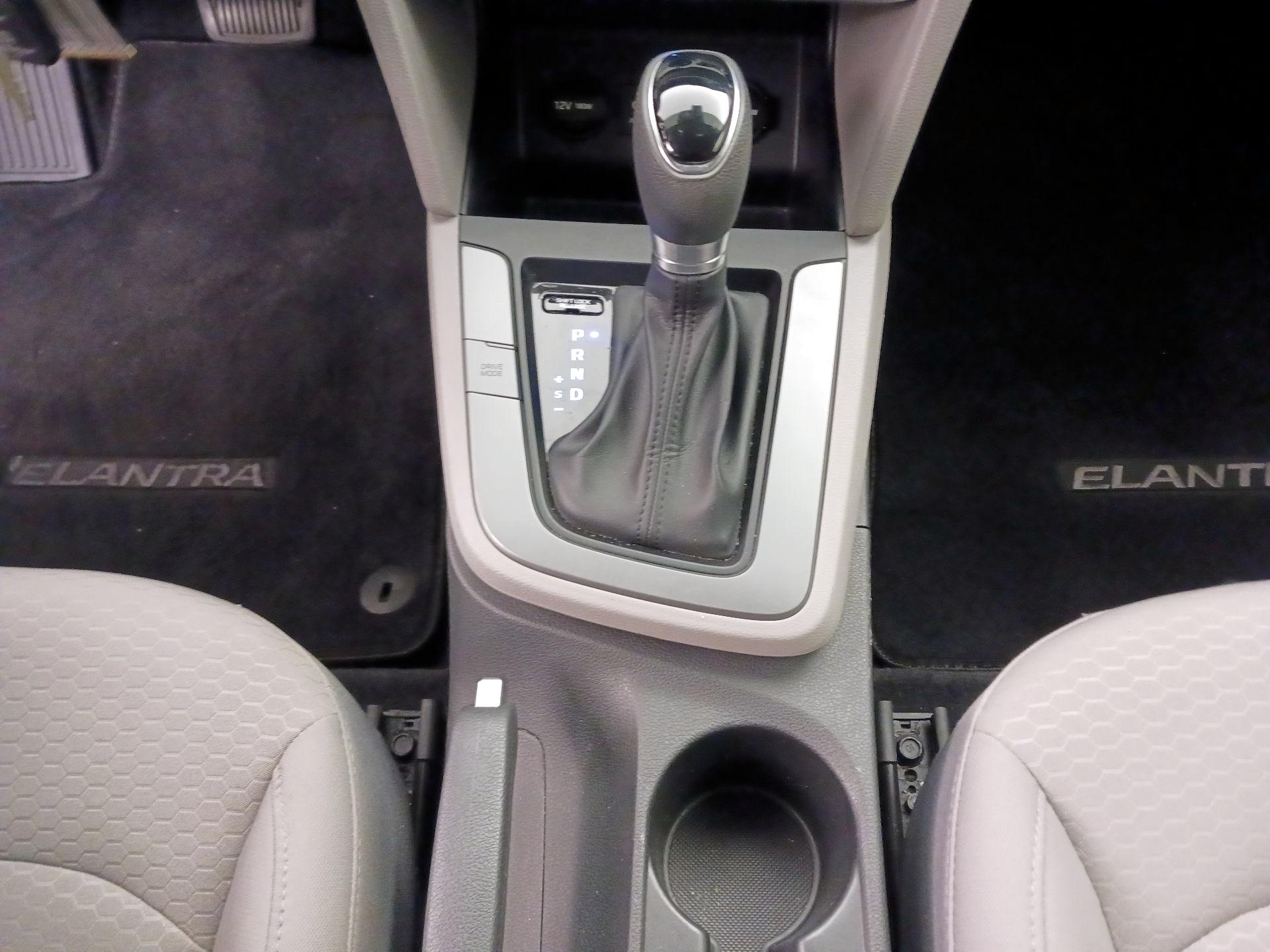 Thumbnail: 2019 Hyundai Elantra - 16