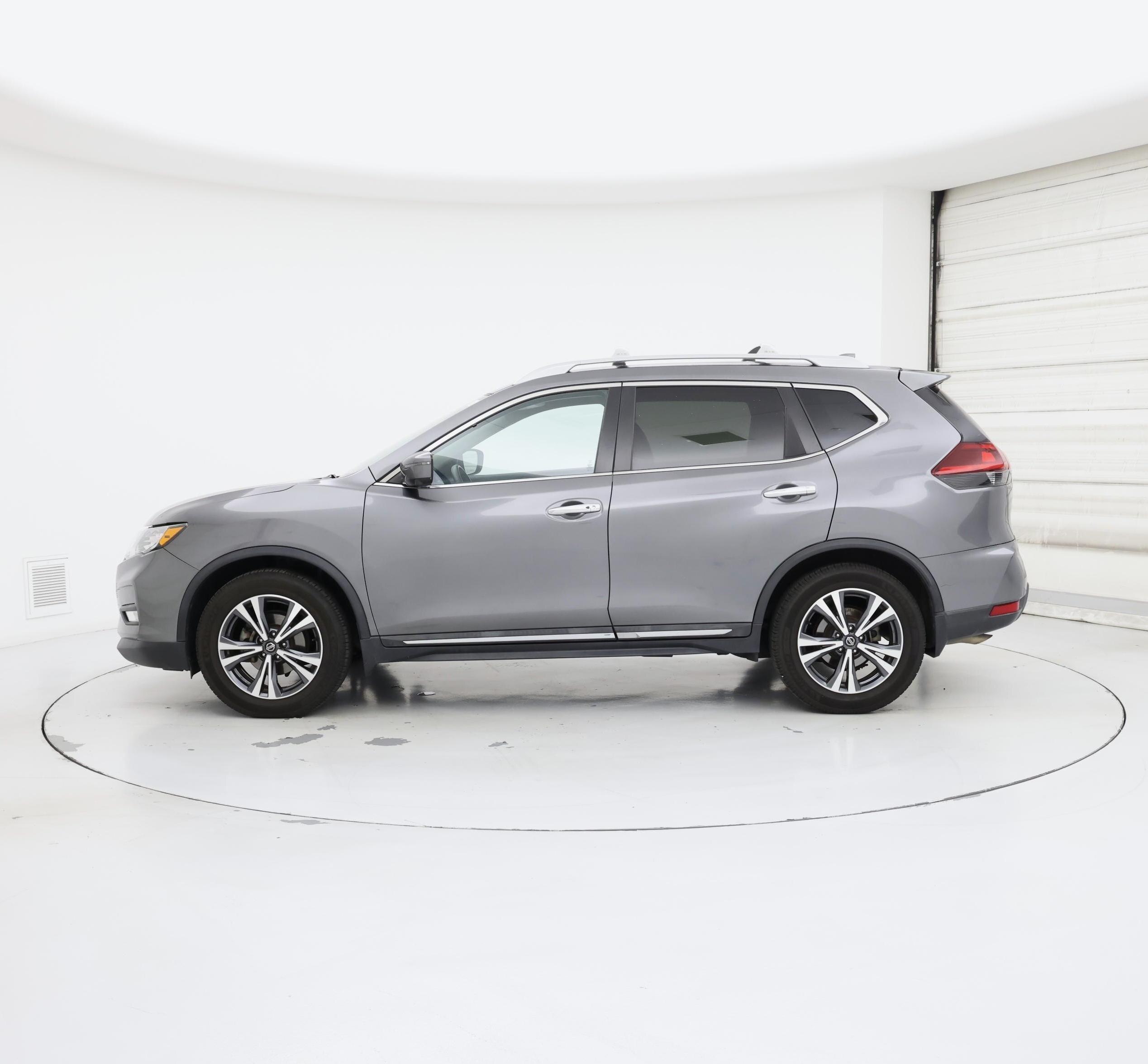 Thumbnail: 2018 Nissan Rogue - 3