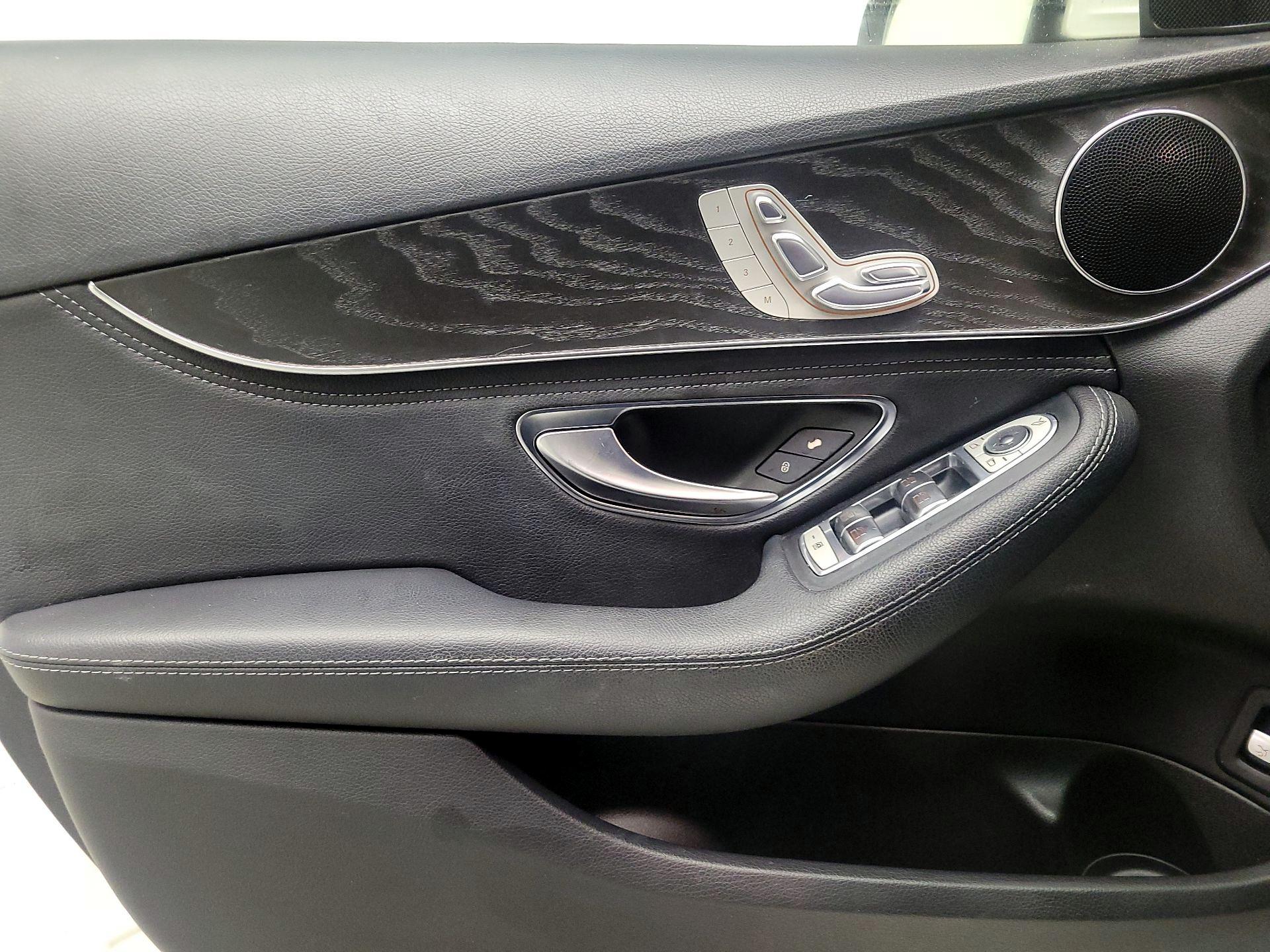 Thumbnail: 2016 Mercedes-Benz C-Class - 12