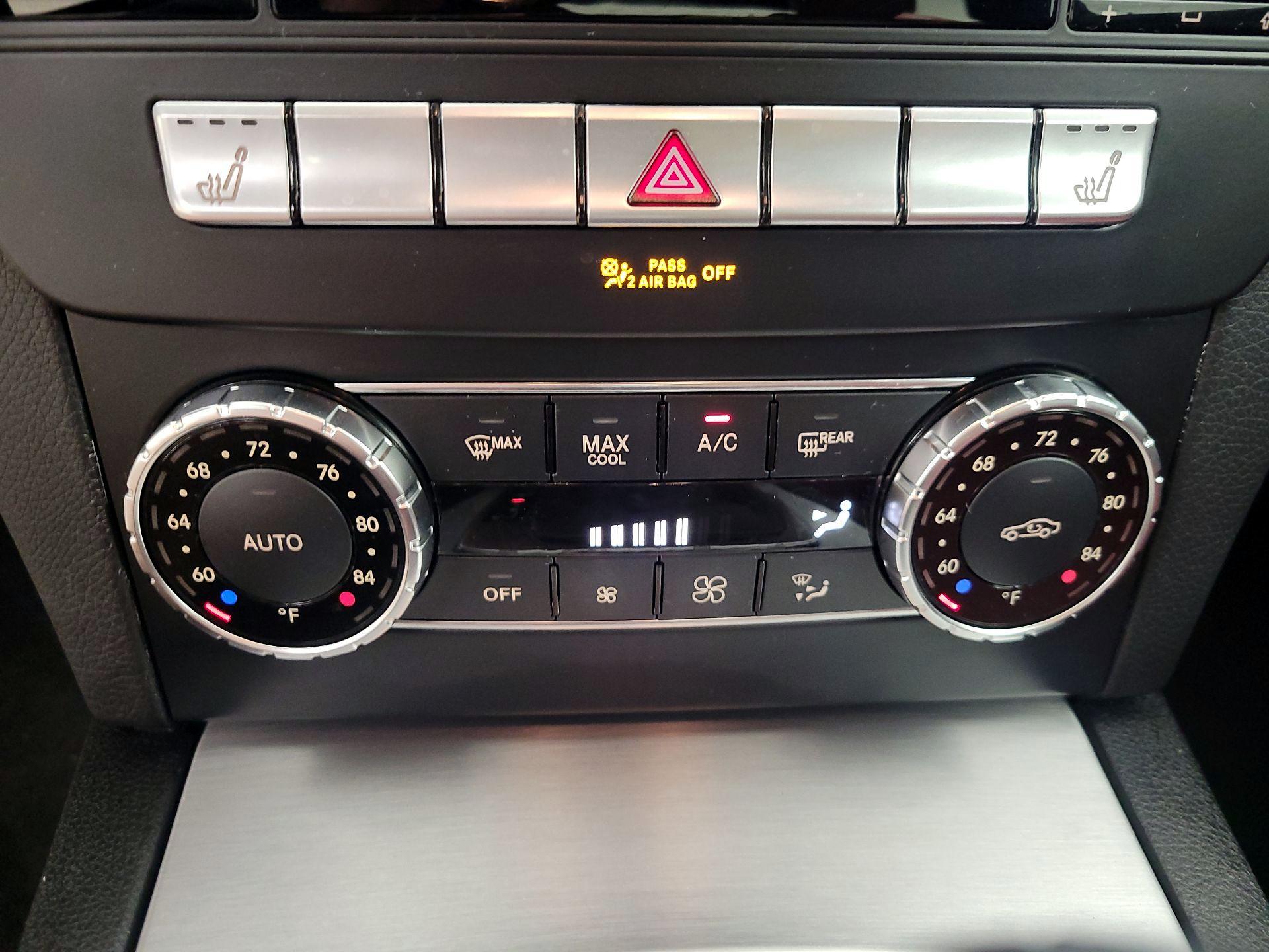 Thumbnail: 2015 Mercedes-Benz C-Class - 16