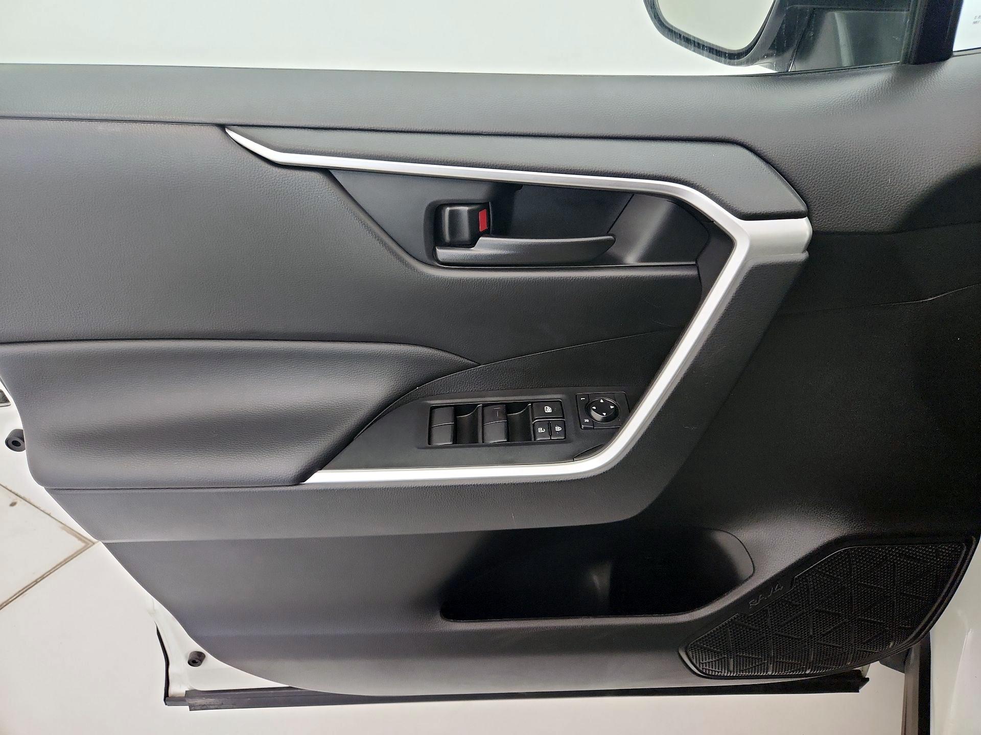 Thumbnail: 2023 Toyota RAV4 - 12