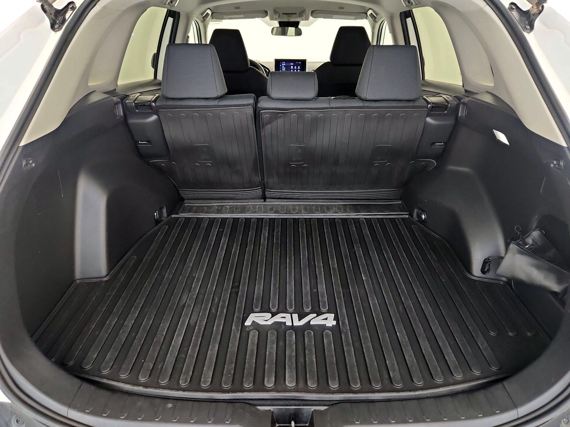 Thumbnail: 2023 Toyota RAV4 - 20