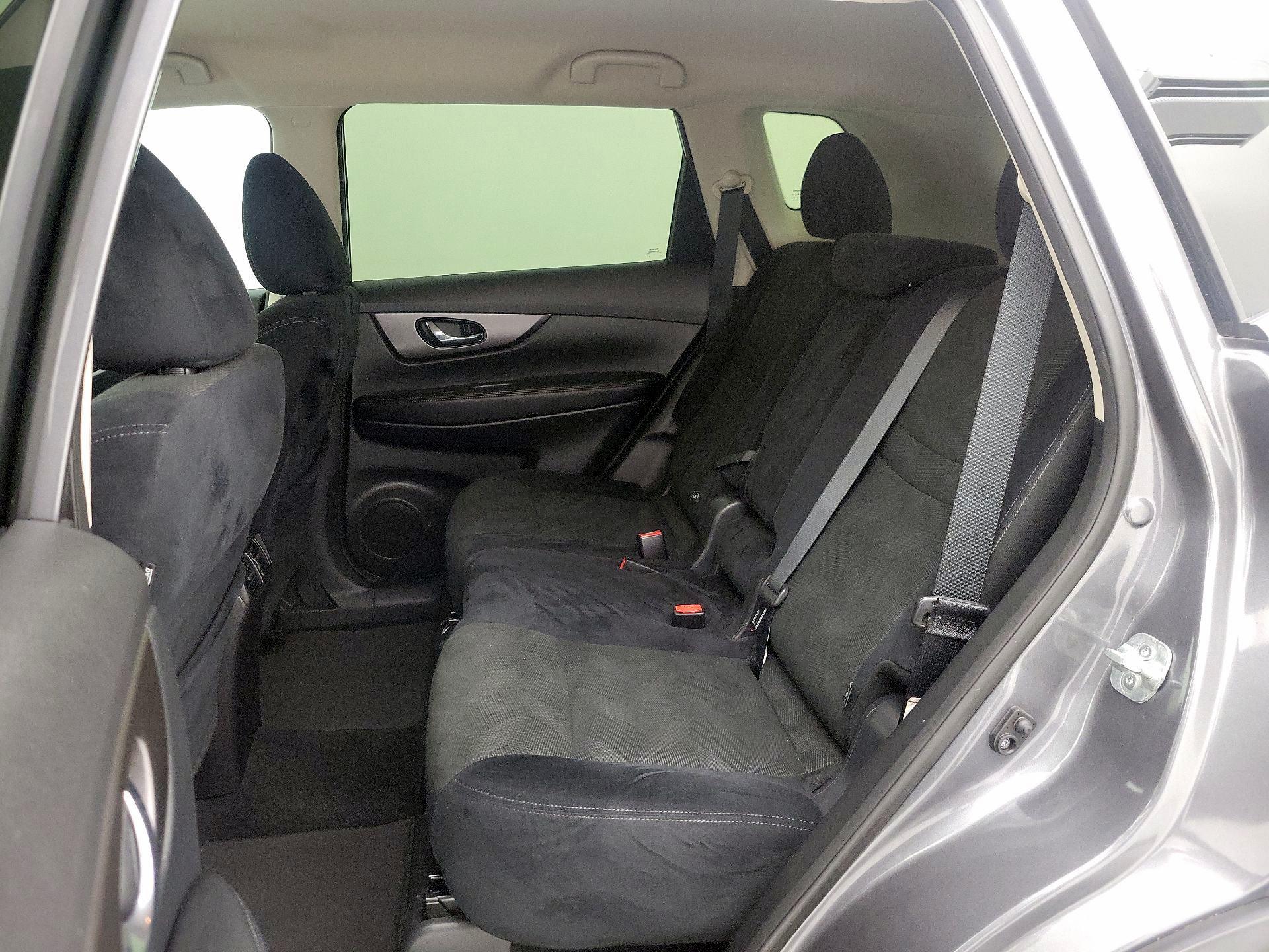 Thumbnail: 2015 Nissan Rogue - 20