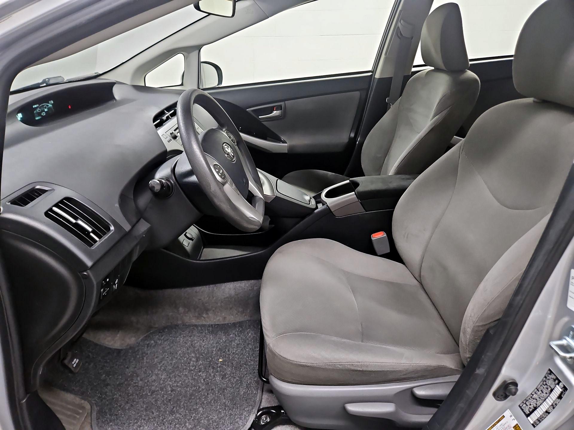 Thumbnail: 2015 Toyota Prius - 11