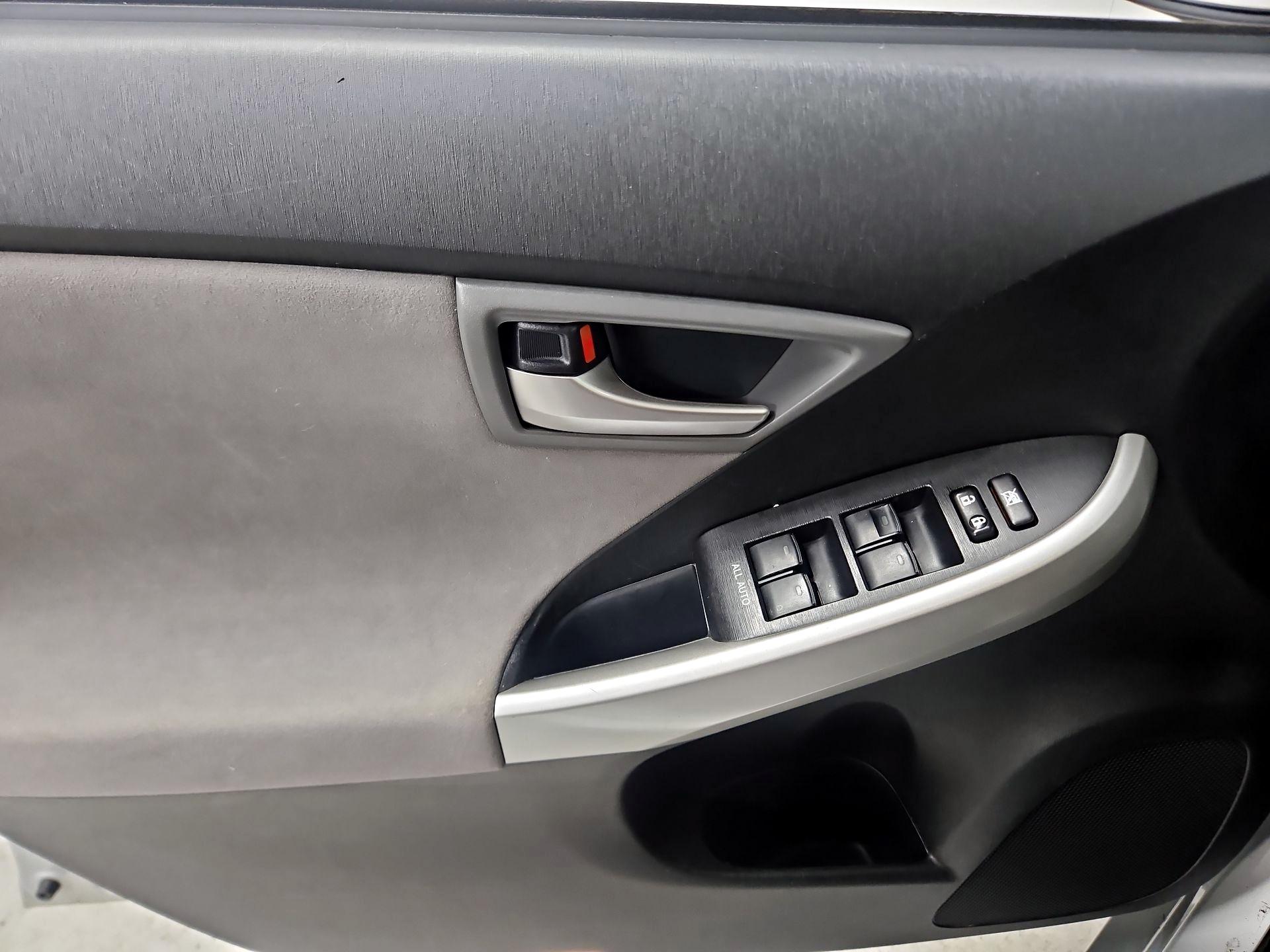 Thumbnail: 2015 Toyota Prius - 12