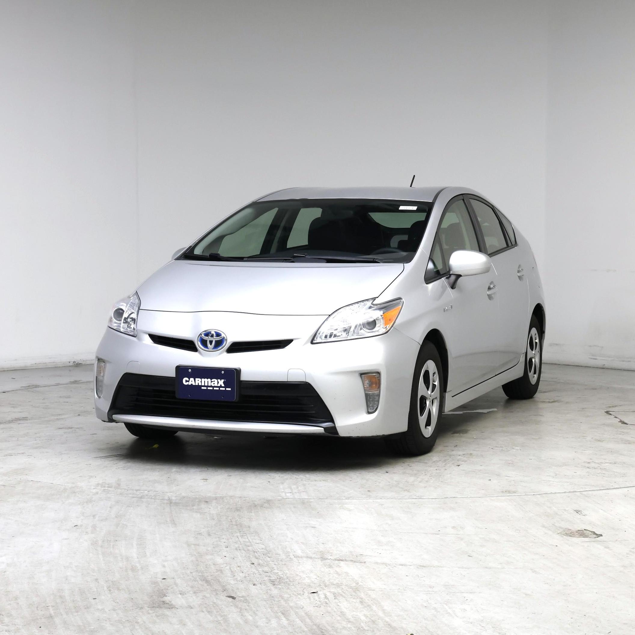Thumbnail: 2015 Toyota Prius - 4