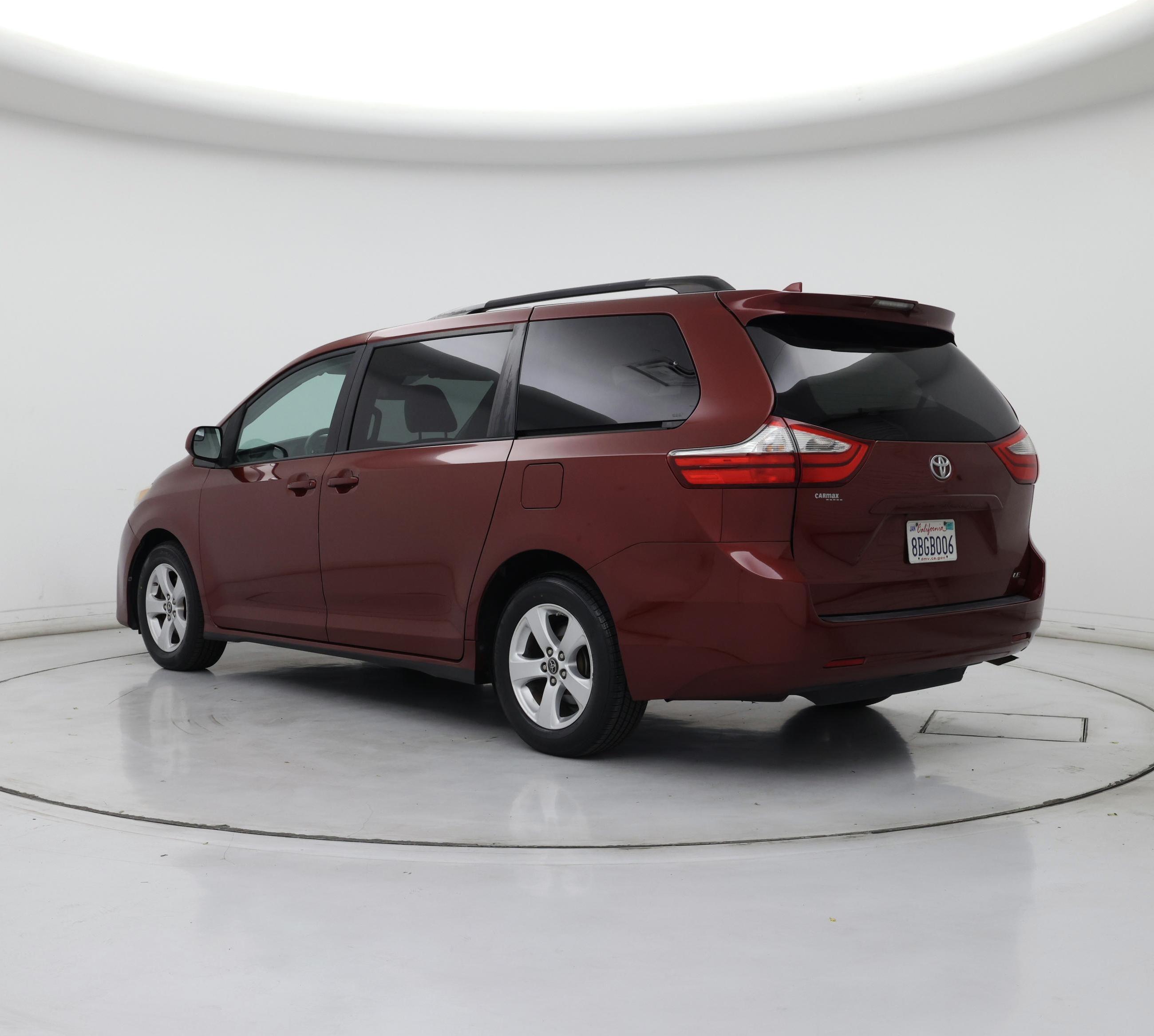 Thumbnail: 2018 Toyota Sienna - 2