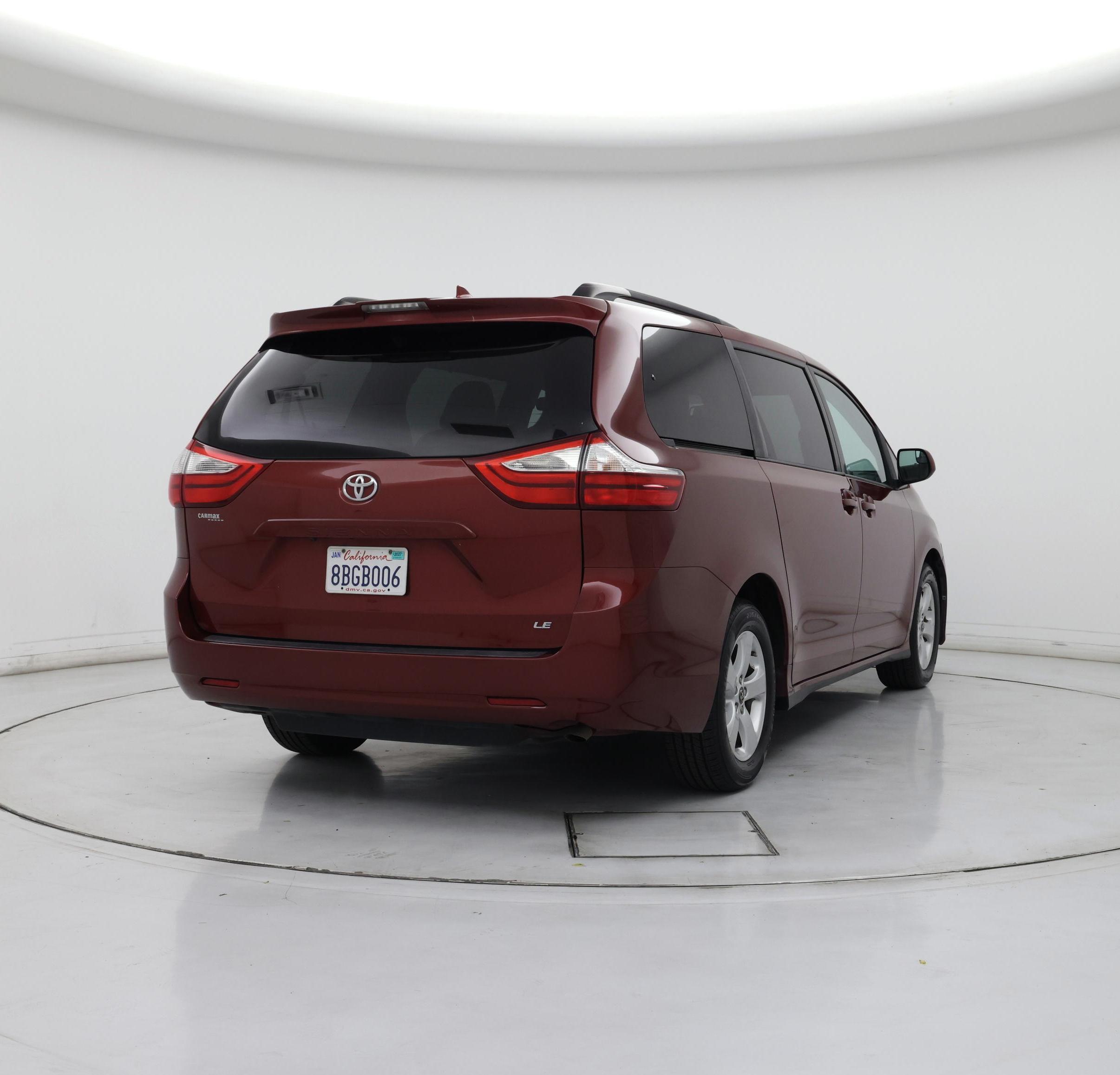 Thumbnail: 2018 Toyota Sienna - 8