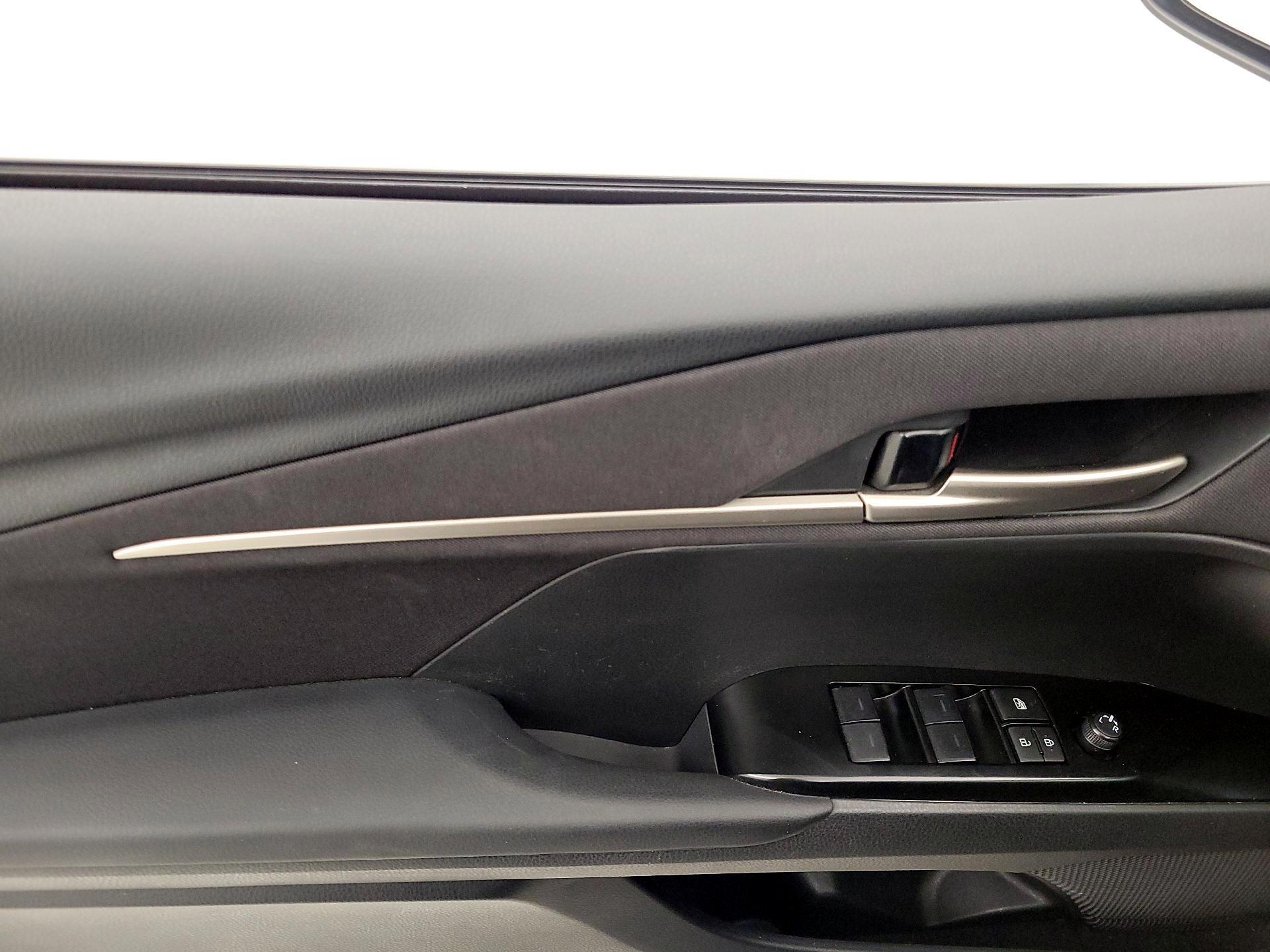 Thumbnail: 2025 Toyota Camry - 12