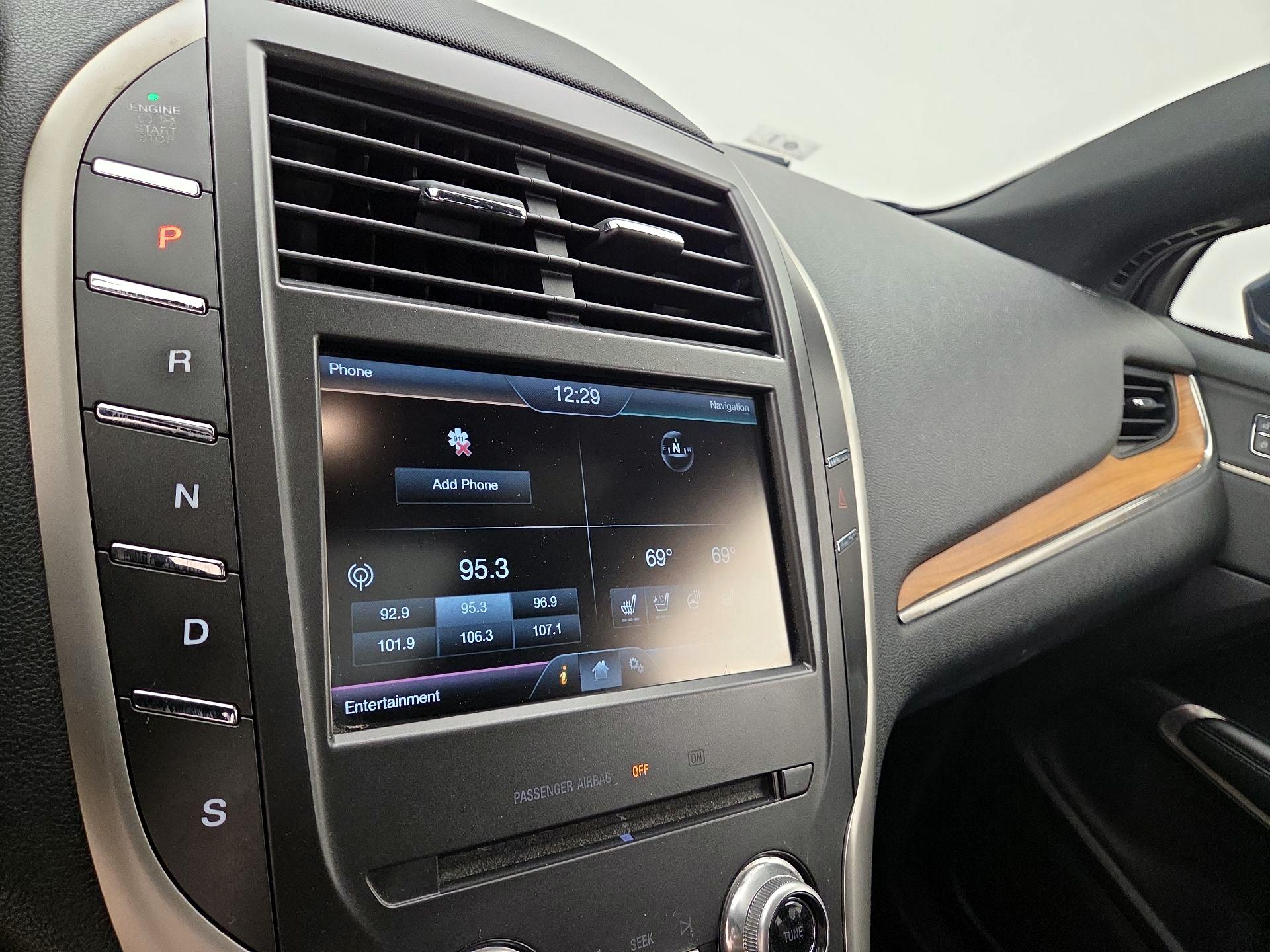 Thumbnail: 2015 Lincoln MKC - 18