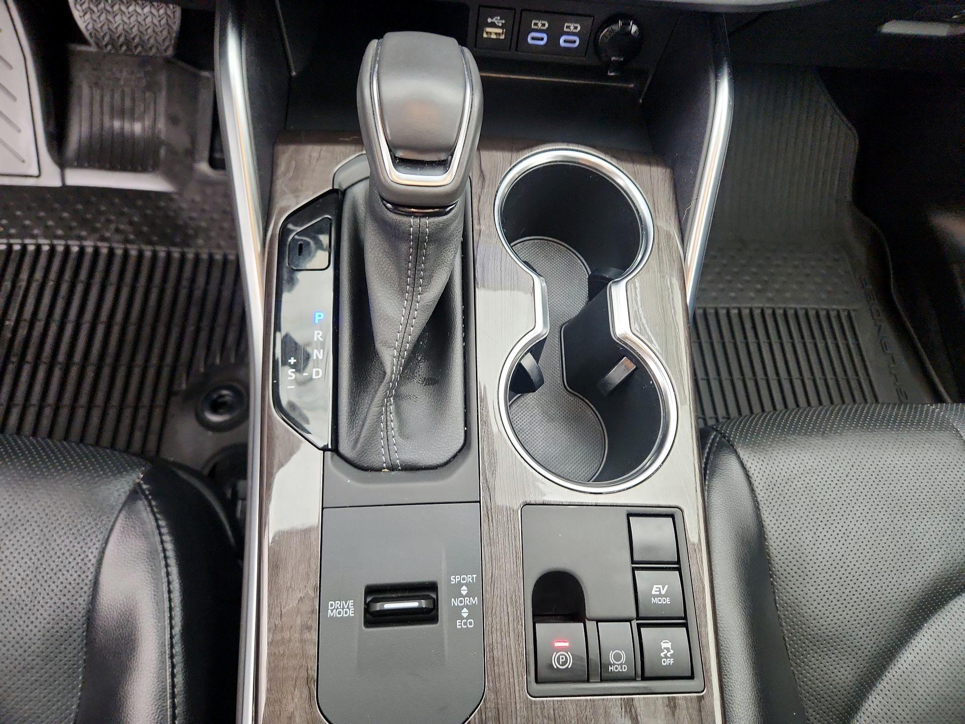 Thumbnail: 2023 Toyota Highlander - 17