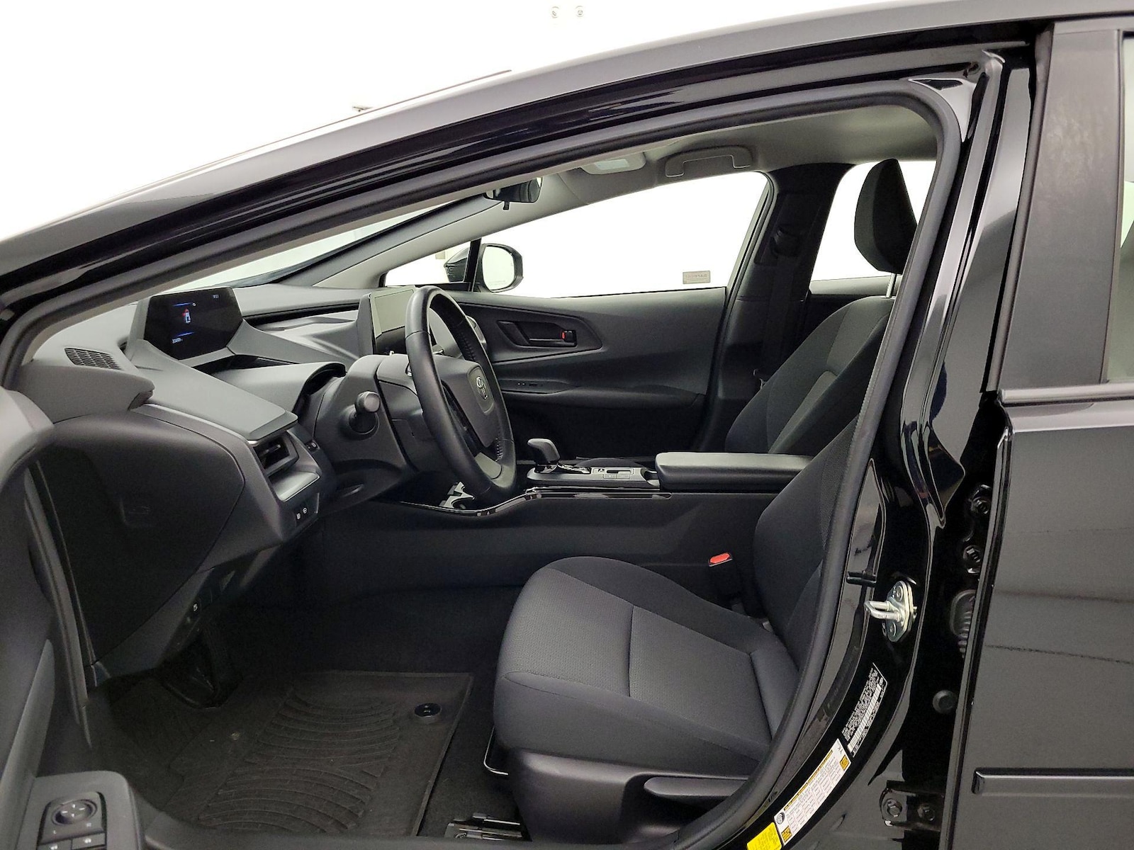 2023 Toyota Prius LE - Photo 12