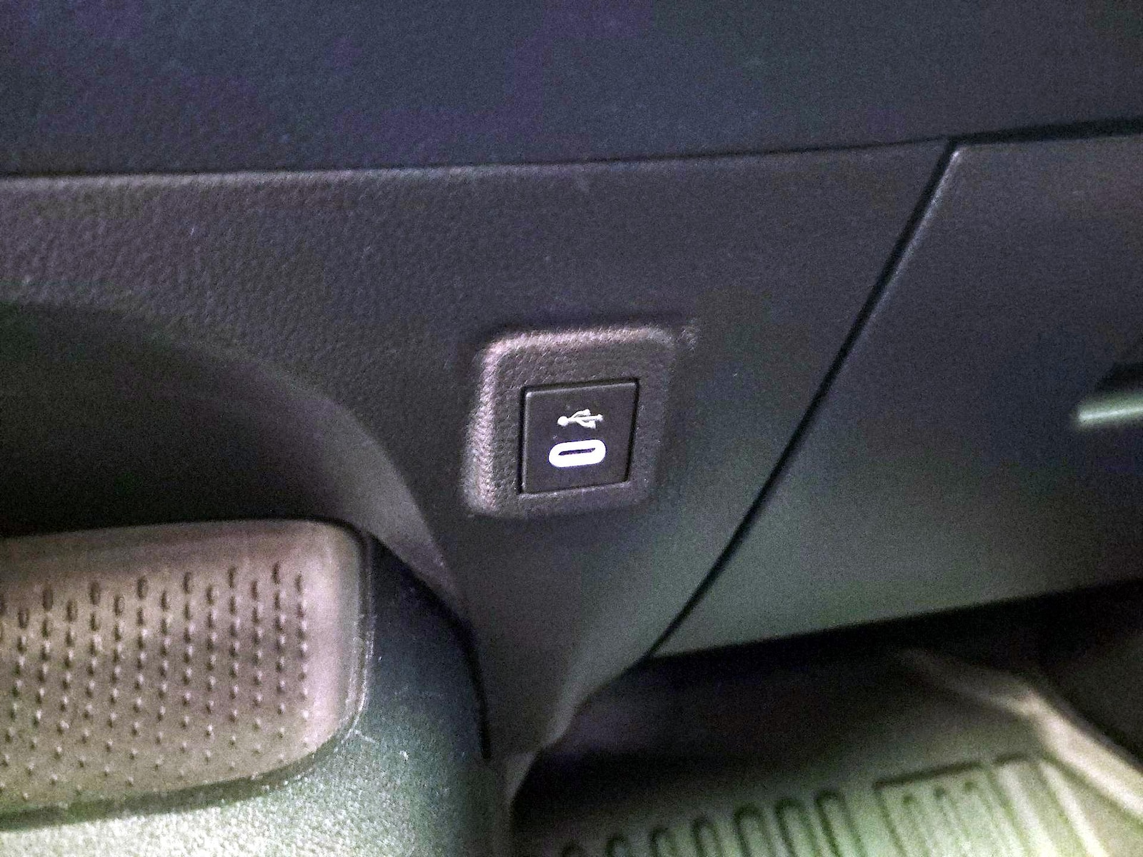 2023 Toyota Corolla SE - Photo 18