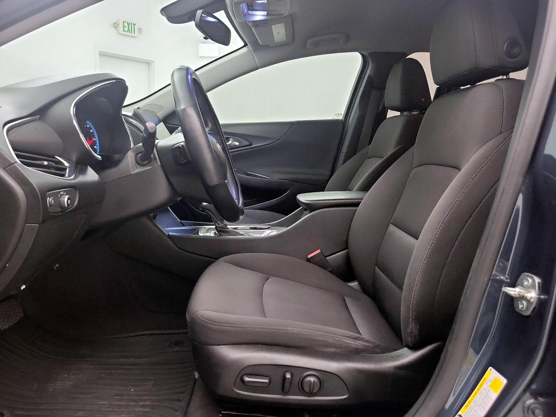 Thumbnail: 2019 Chevrolet Malibu - 11