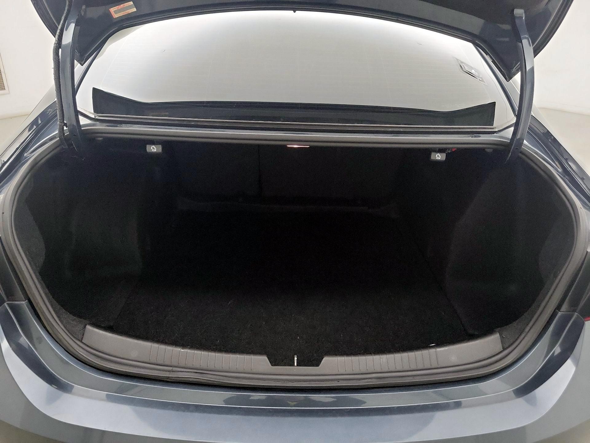Thumbnail: 2019 Chevrolet Malibu - 20
