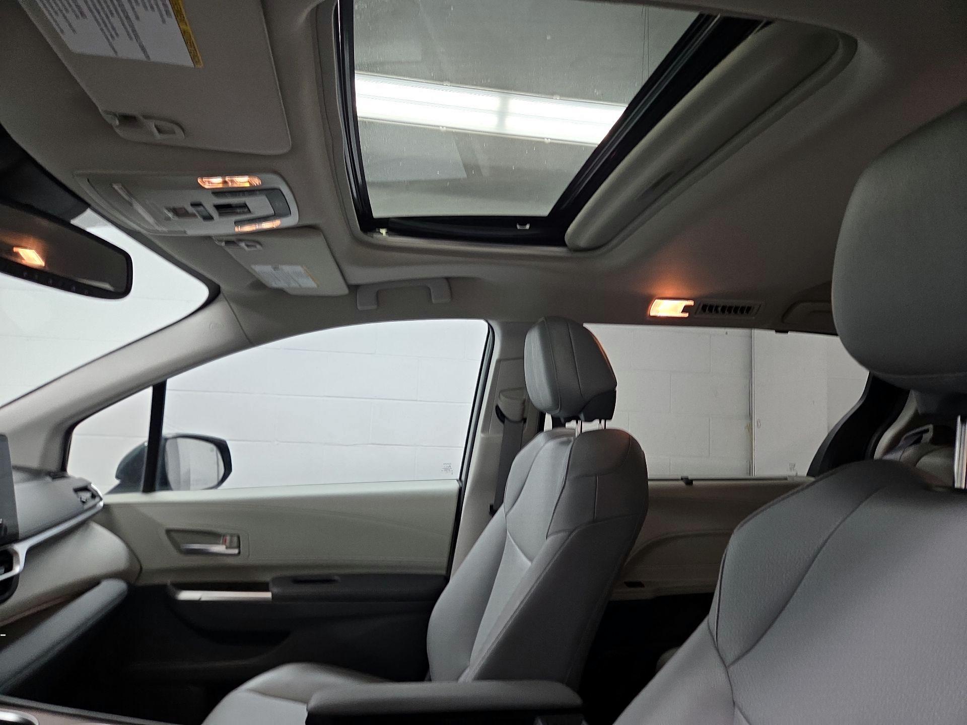 Thumbnail: 2021 Toyota Sienna - 19