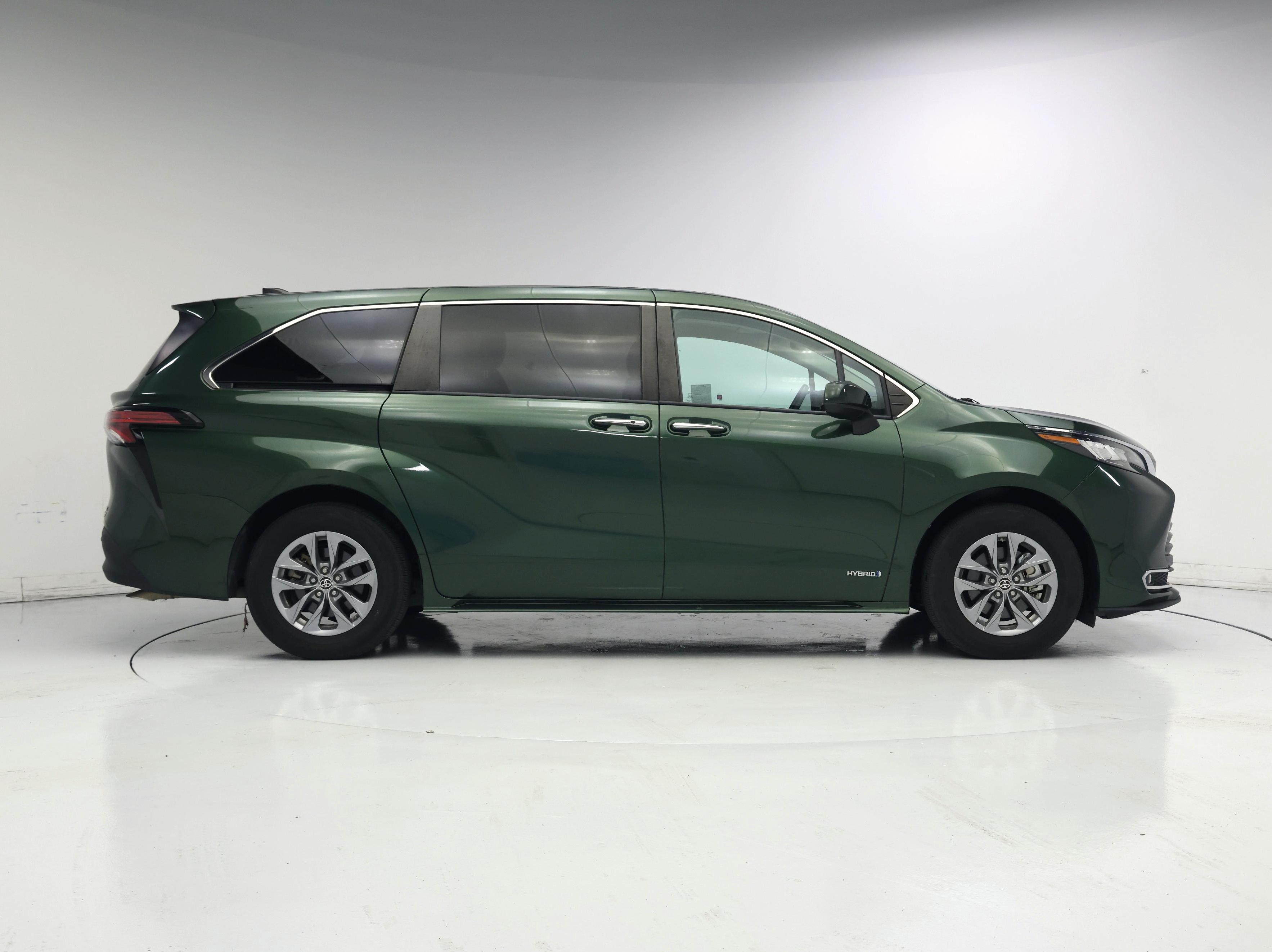 Thumbnail: 2021 Toyota Sienna - 7