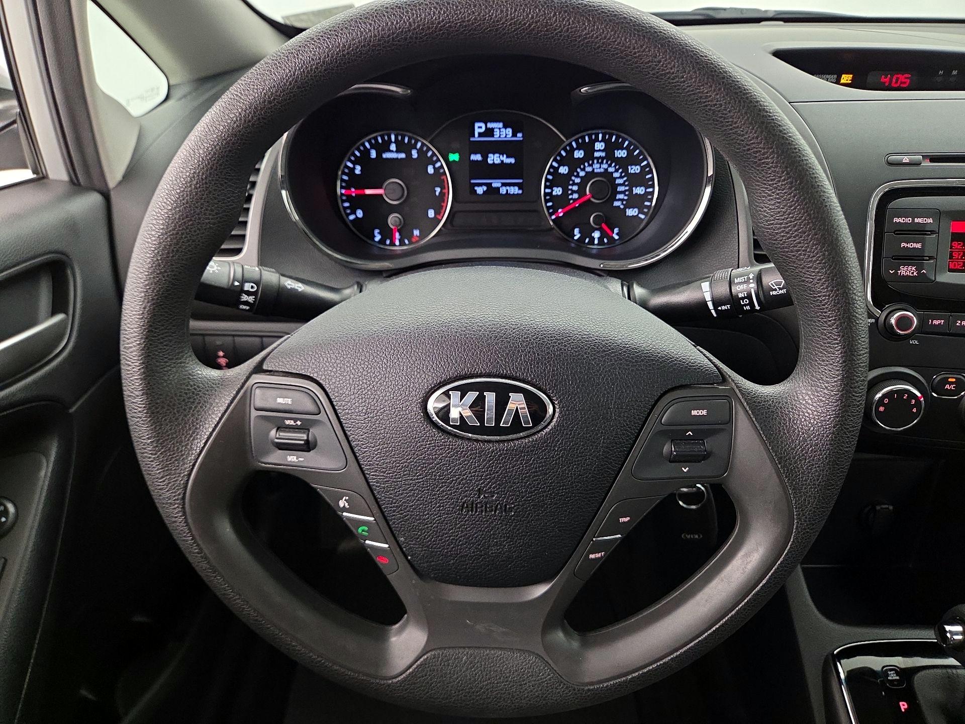 Thumbnail: 2017 Kia Forte - 10