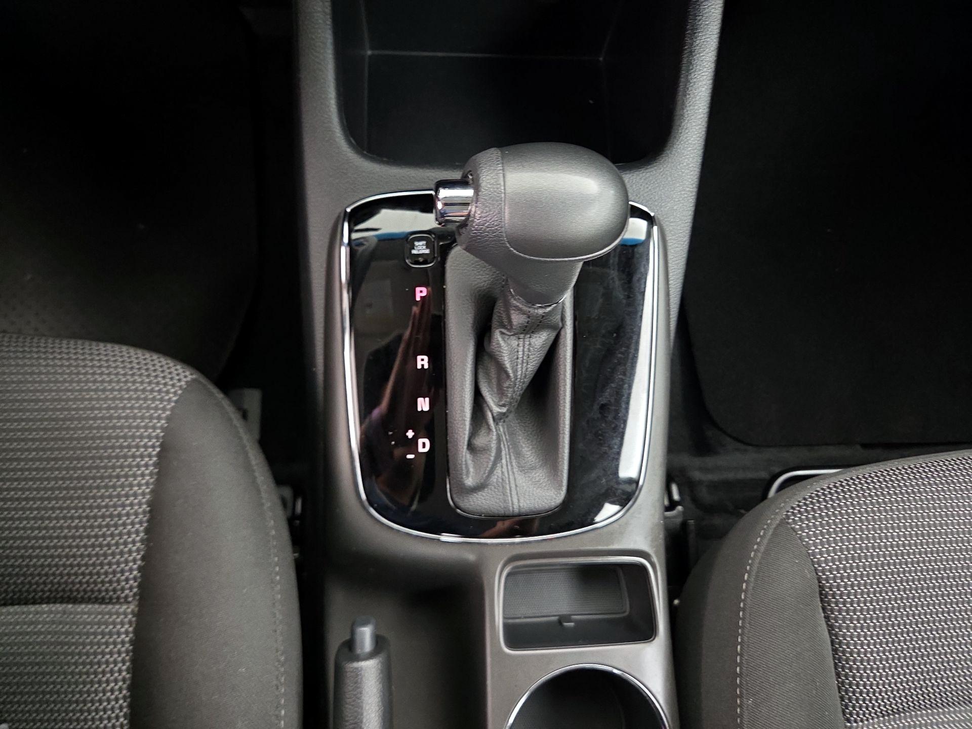 Thumbnail: 2017 Kia Forte - 16